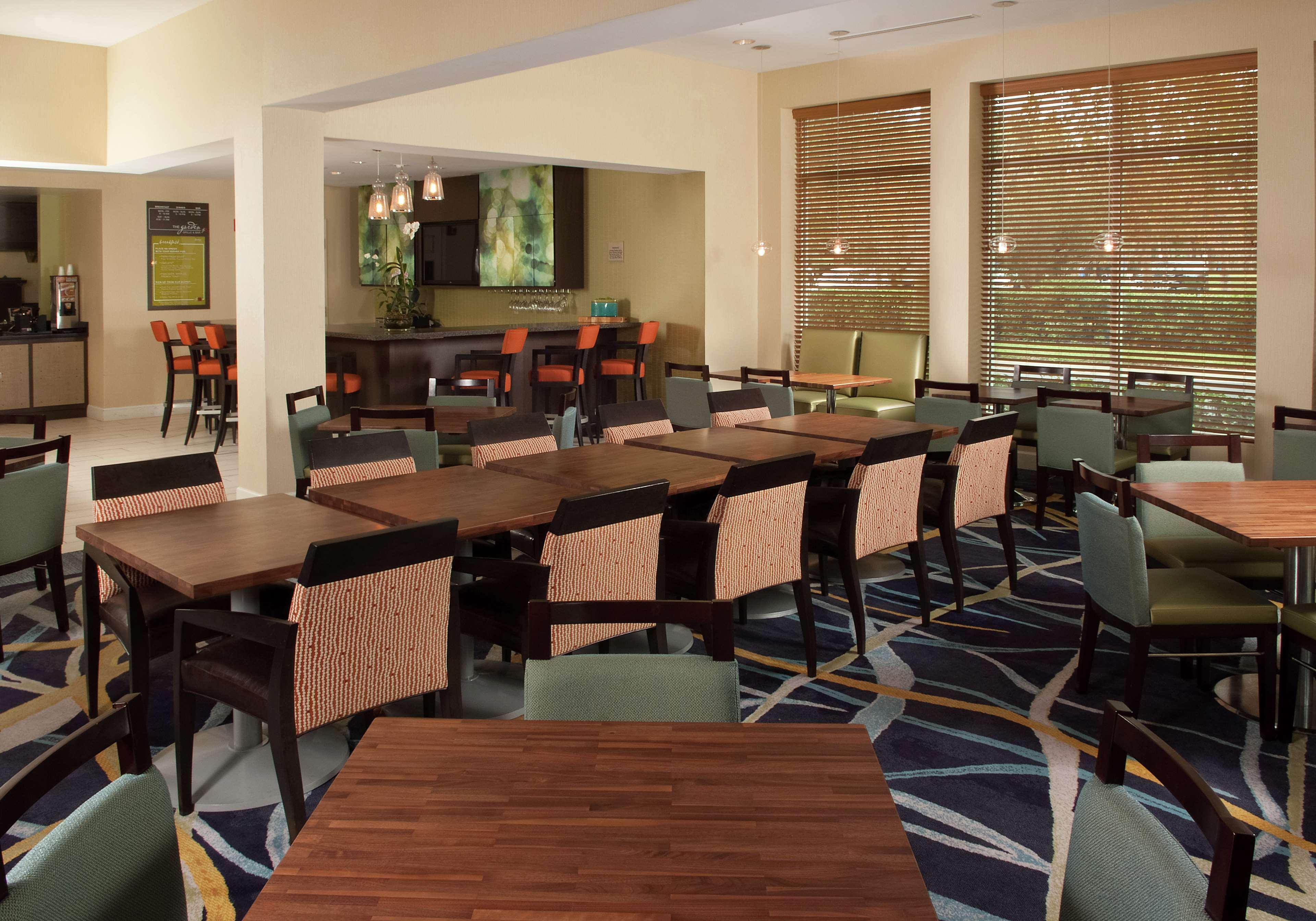 Vista Exterior Hilton Garden Inn Orlando Airport