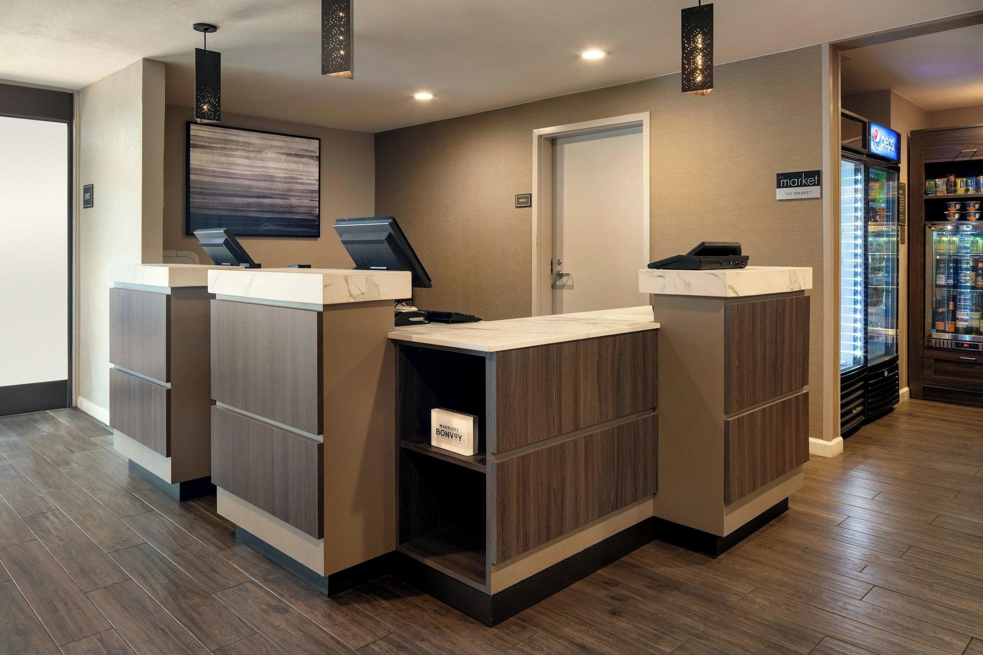 Vista Lobby Residence Inn By Marriott Long Beach