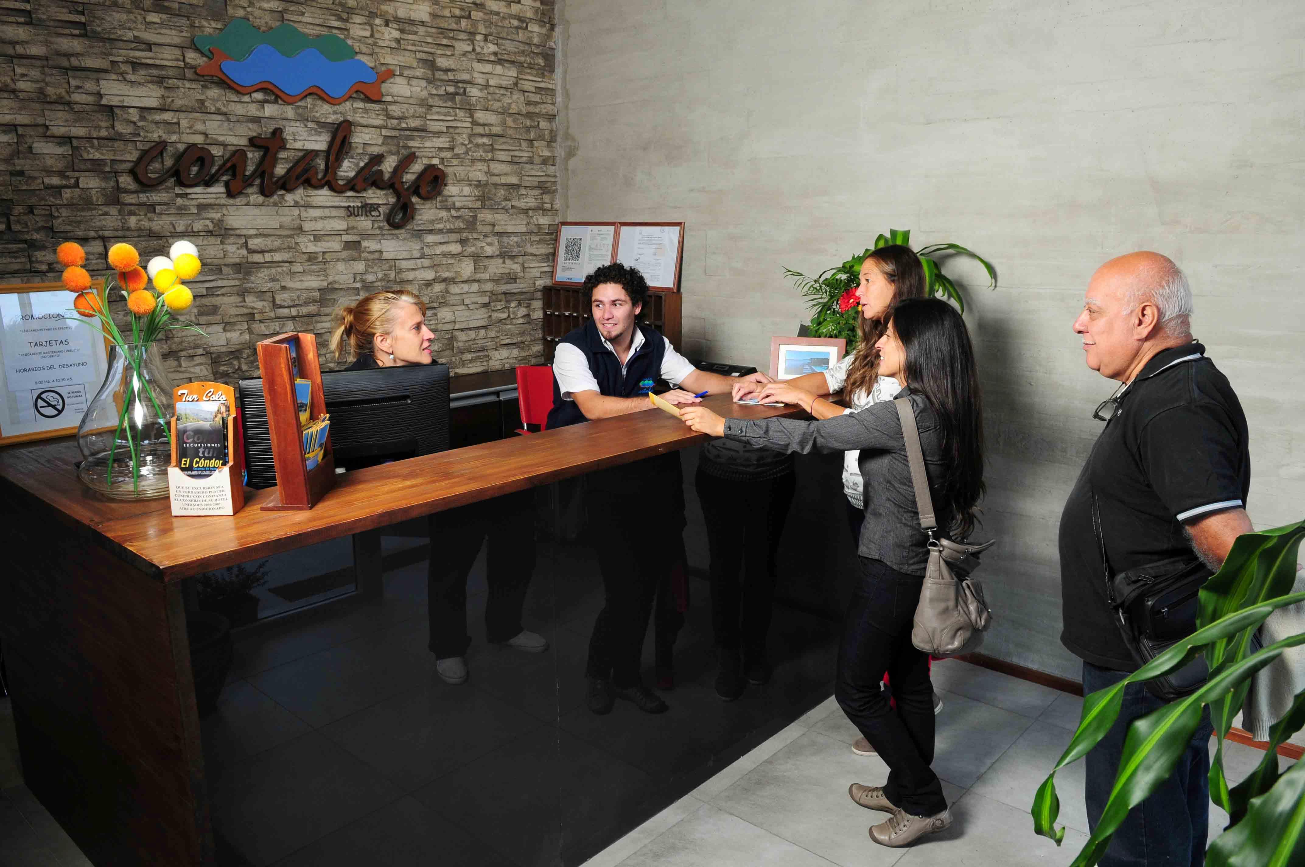 Hotel Costalago Suites