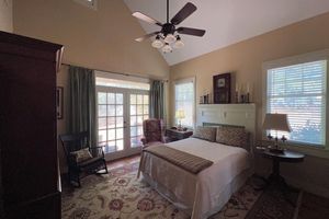 Alquiler Vacacional - Bright Country Cottage near Madison Georgia on 125 Acre Farm!