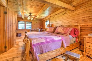 Alquiler Vacacional - Riverside Cabin with Hot Tub and firepit pet Friendly