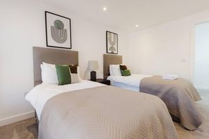 Alquiler Vacacional - Watford - House - Sleeps 6 - Parking - Garden