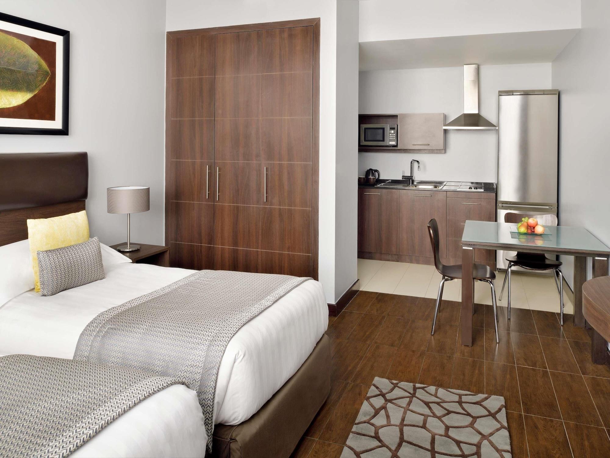Habitación Movenpick Hotel Apartments Al Mamzar Dubai