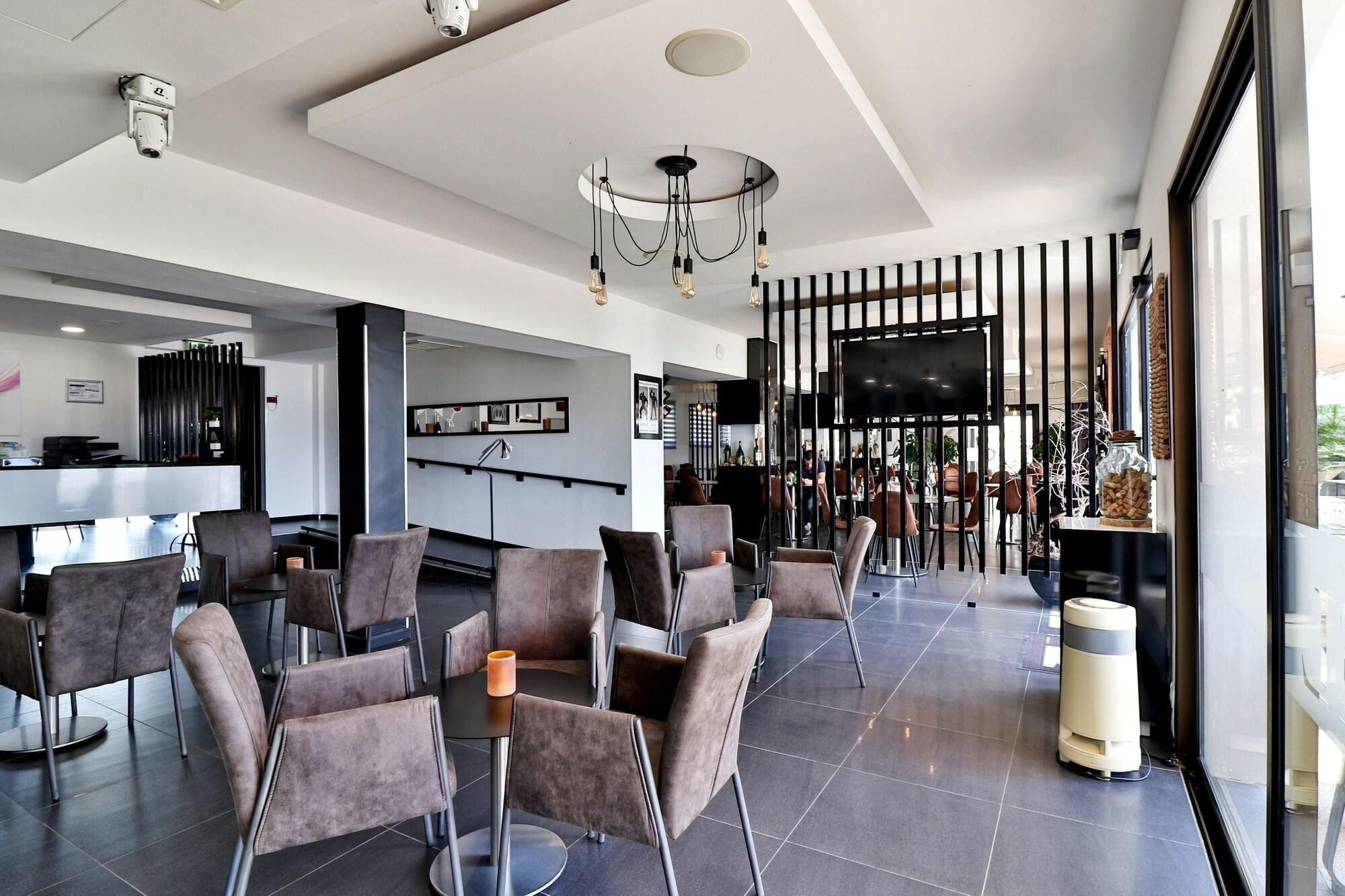 Bar/Salón Hotel Perla Riviera