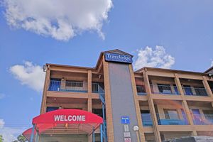 Alojamiento - Travelodge by Wyndham Houston Hobby Airport