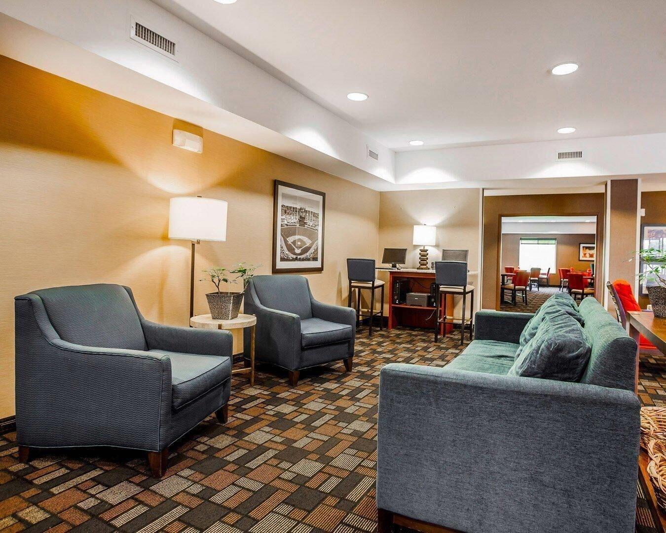 Vista Lobby Comfort Suites Independence - Kansas City