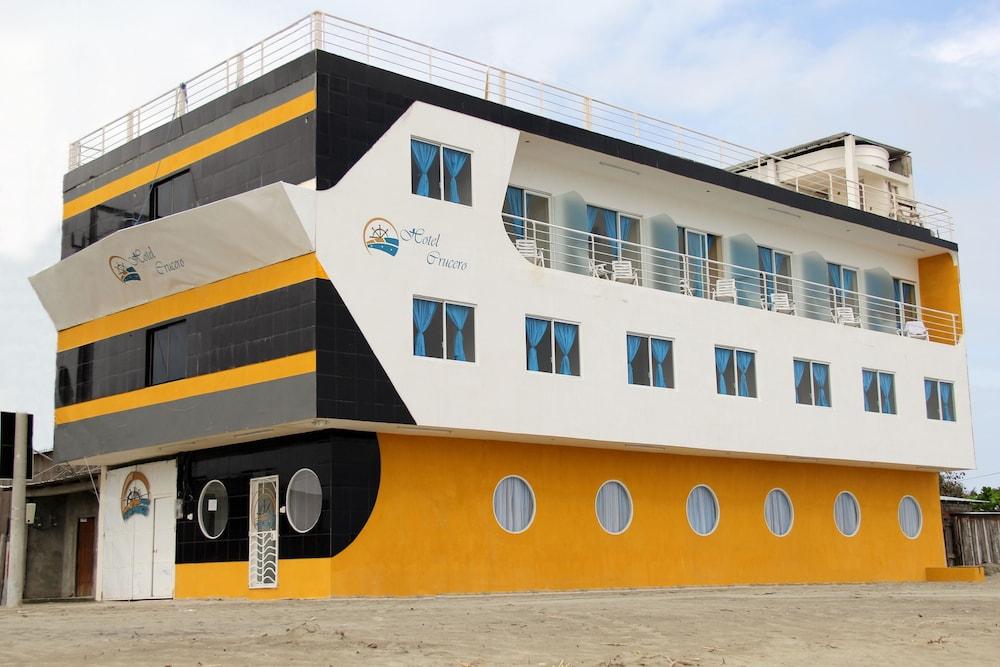 Vista Exterior Hotel Crucero