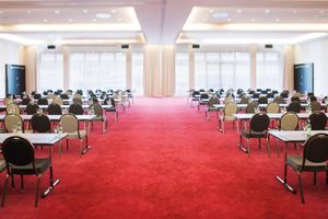 Alojamiento - Mövenpick Hotel Stuttgart Airport