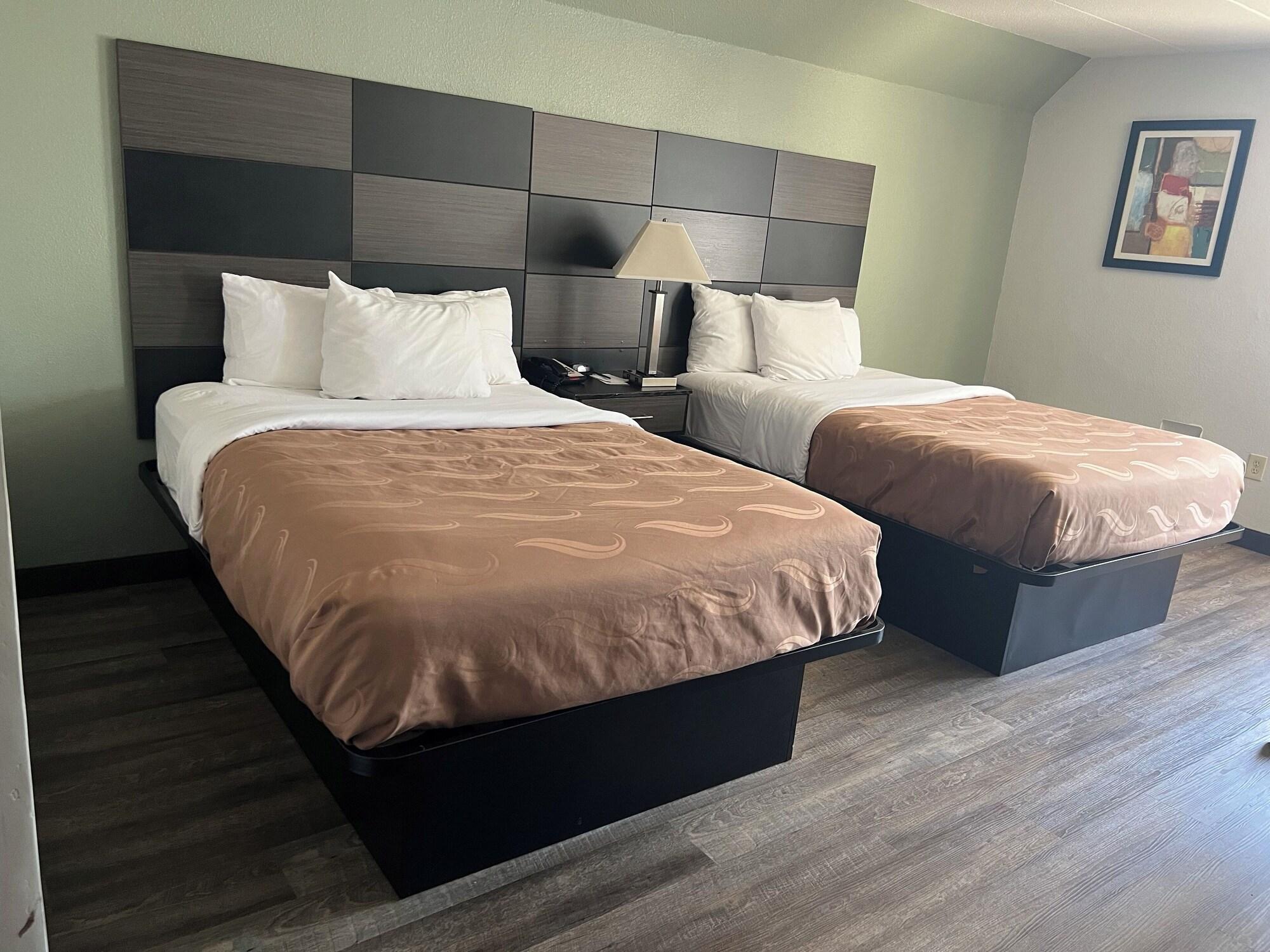 Habitación Quality Inn & Suites Cincinnati Uptown Norwood