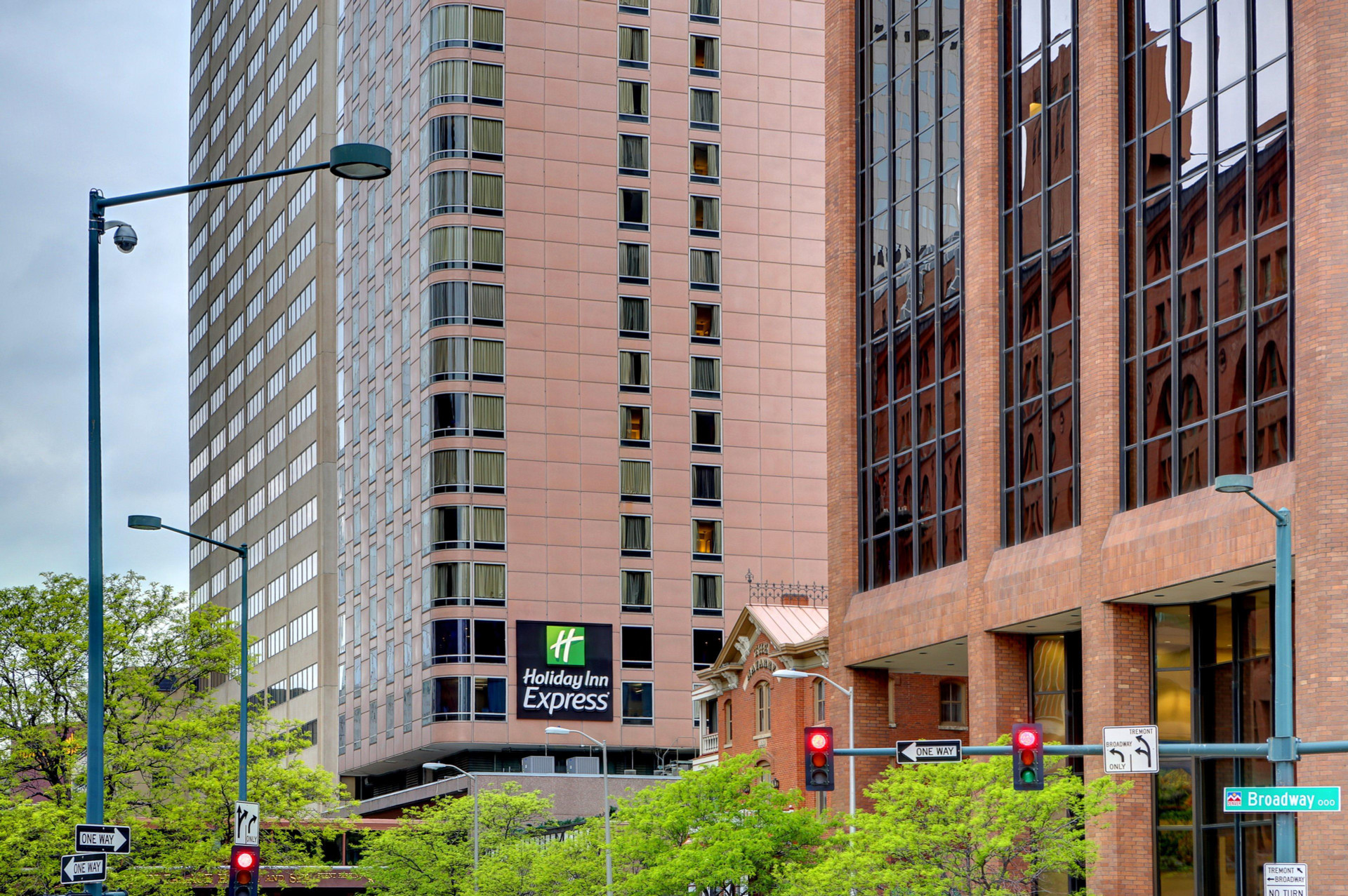 Vista Exterior Holiday Inn Express Denver Downtown by IHG