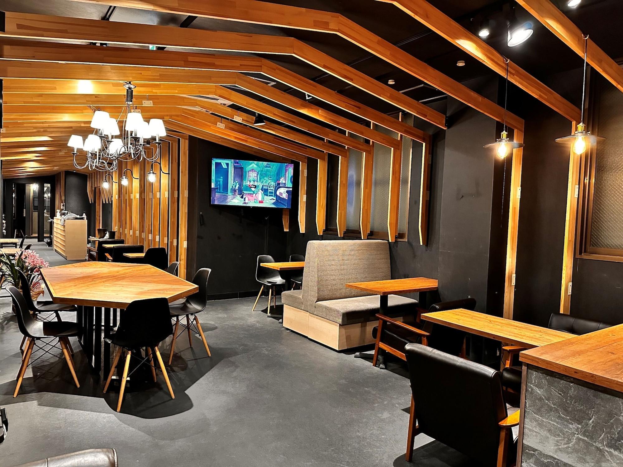 Bar/Salón Namba Guesthouse HIVE - Hostel