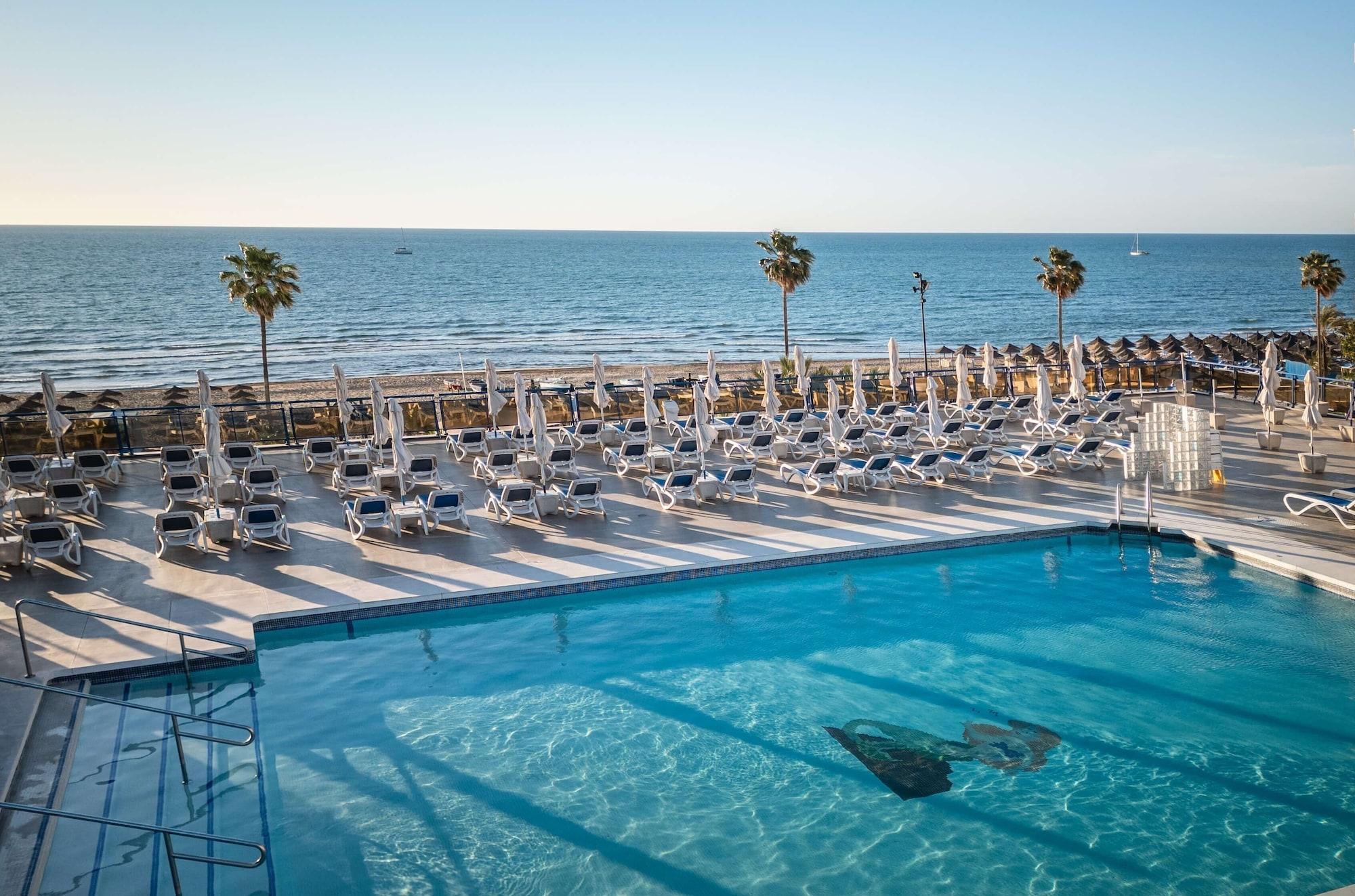 Vista Piscina Hotel Yaramar - Adults Recommended
