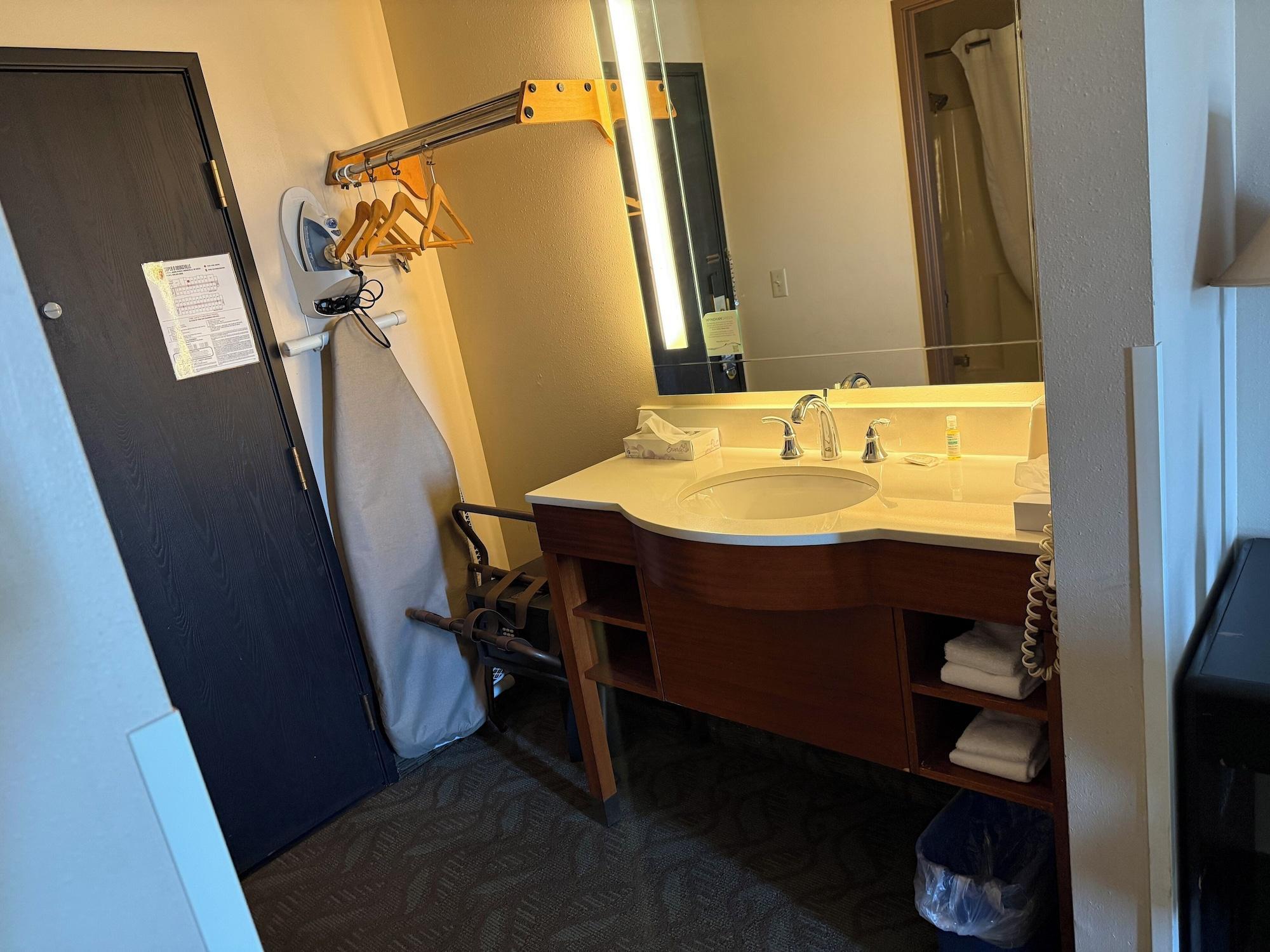 Comodidades del Alojamiento Dodgeville inn and suites