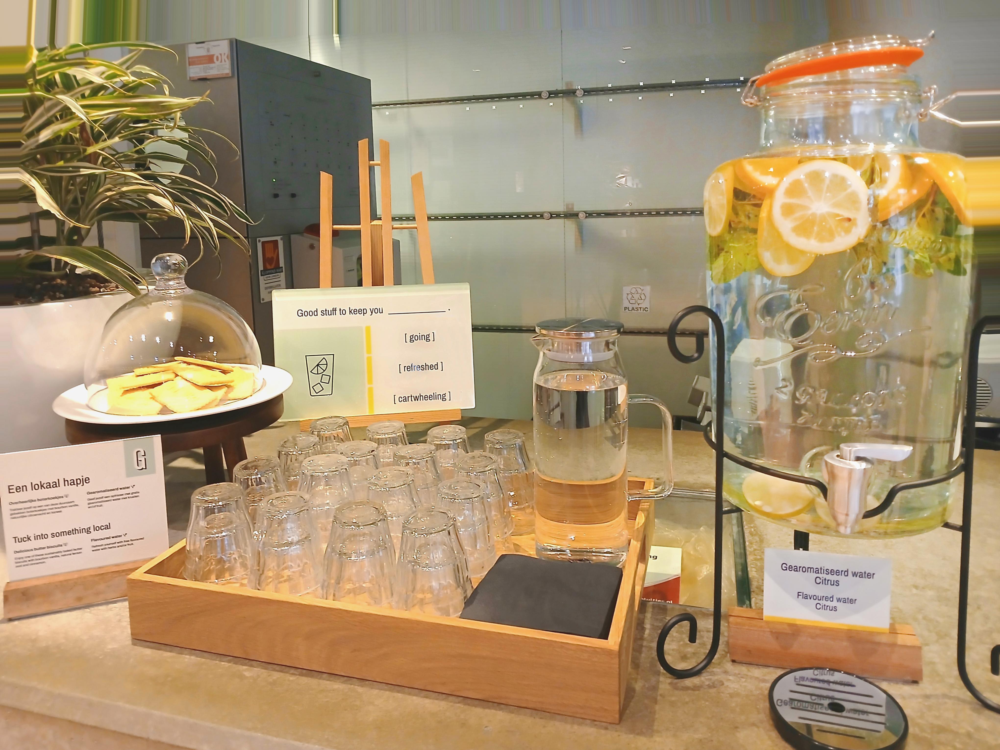 Vista Lobby Garner Hotel Maastricht by IHG