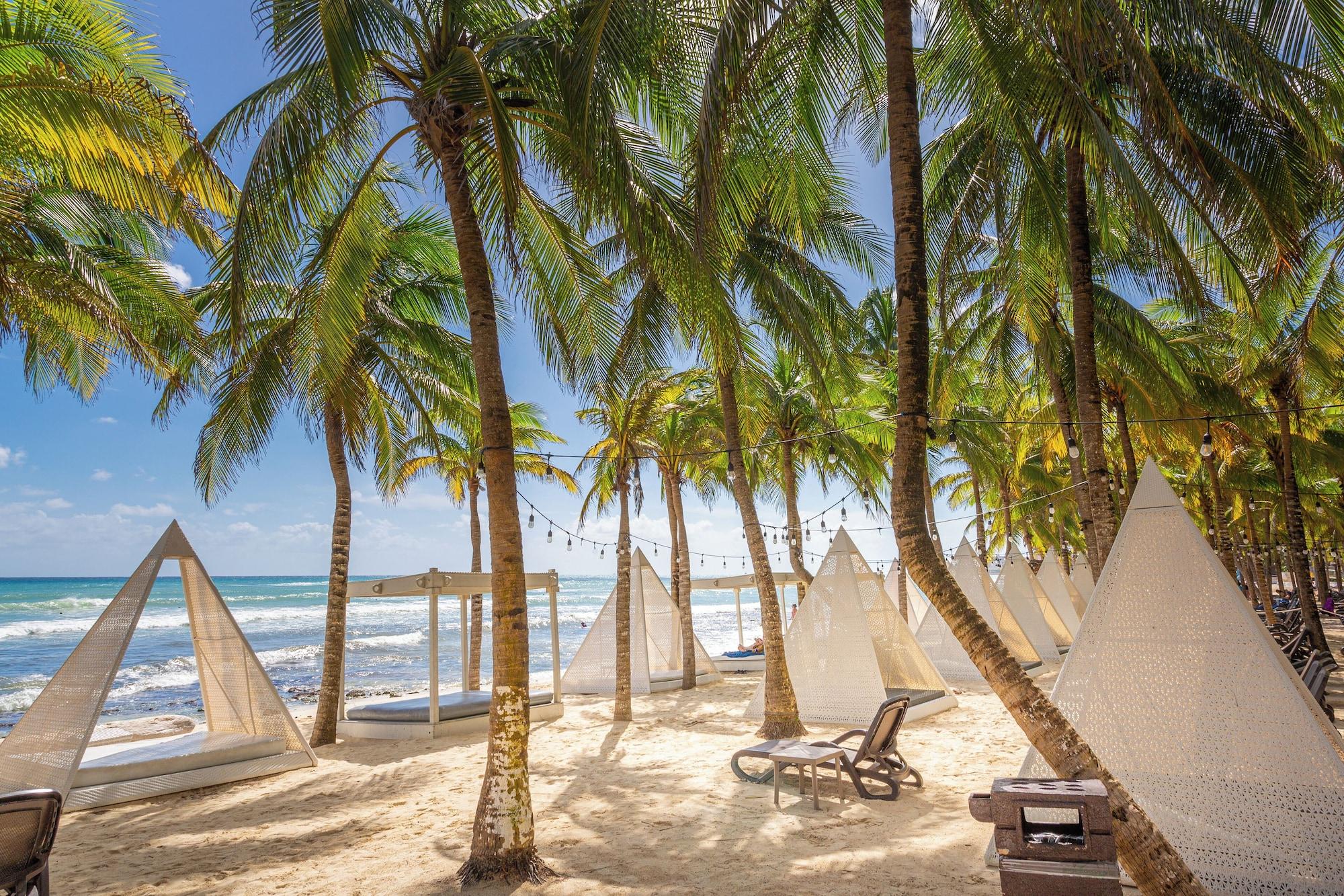 Playa Select Club at Sandos Caracol All Inclusive - Adults Only Area