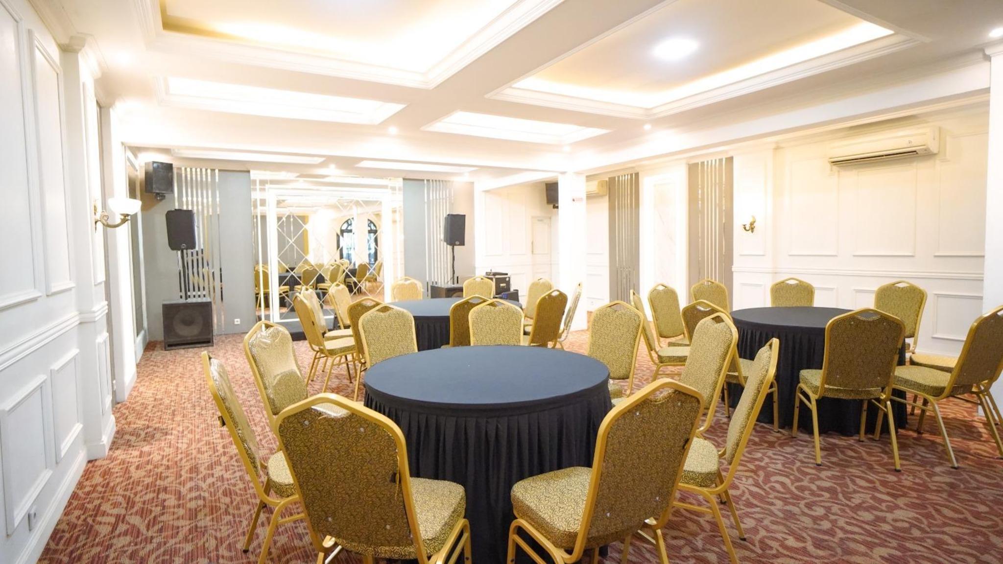 Centro de Negocios Hotel Pondok Asri