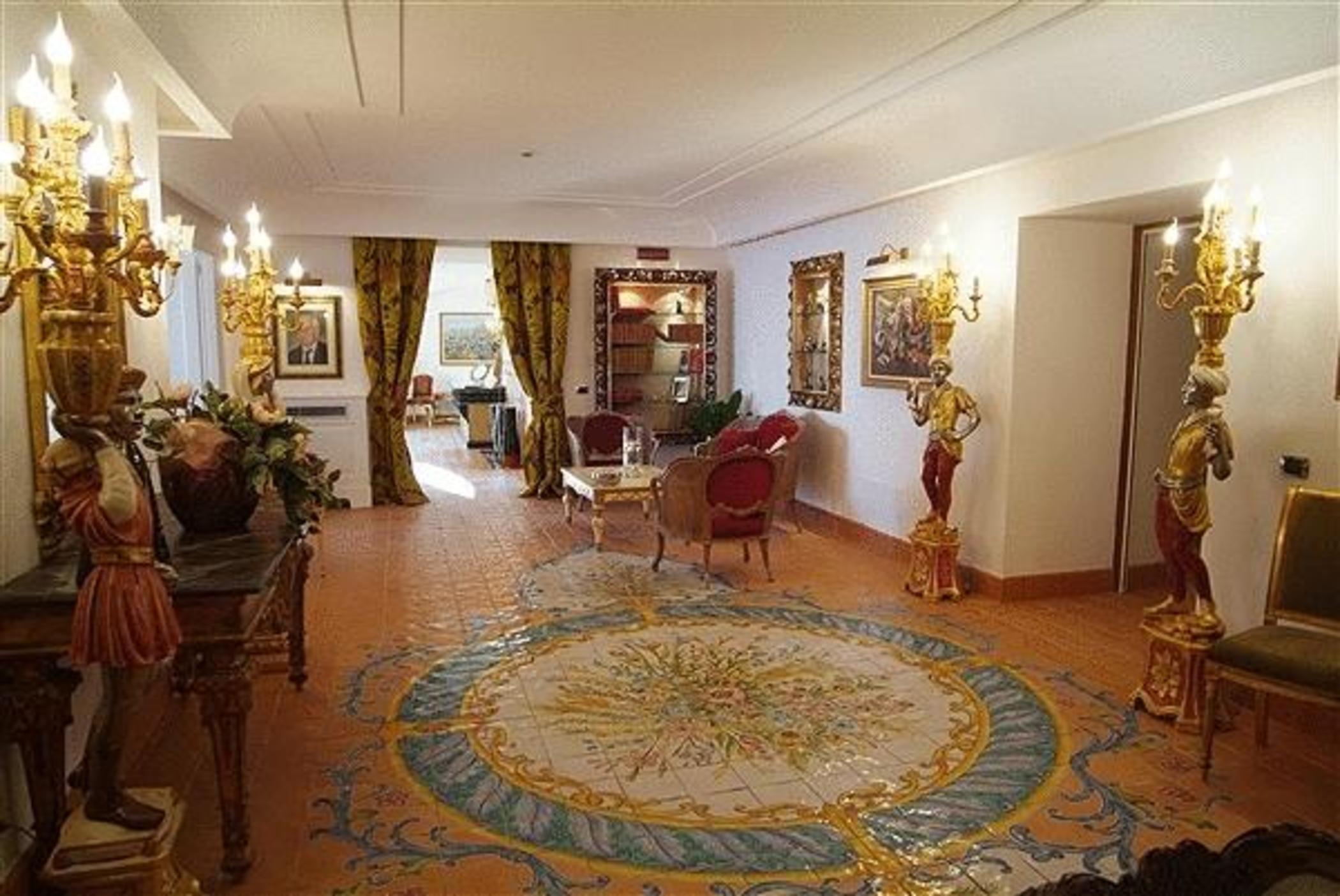 Vista Lobby Botanico San Lazzaro