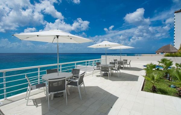 Gorgeous Condo, Amazing Oceanfront views , Great Snorkeling out-front! - Hoteles con jacuzzi en Cozumel, México