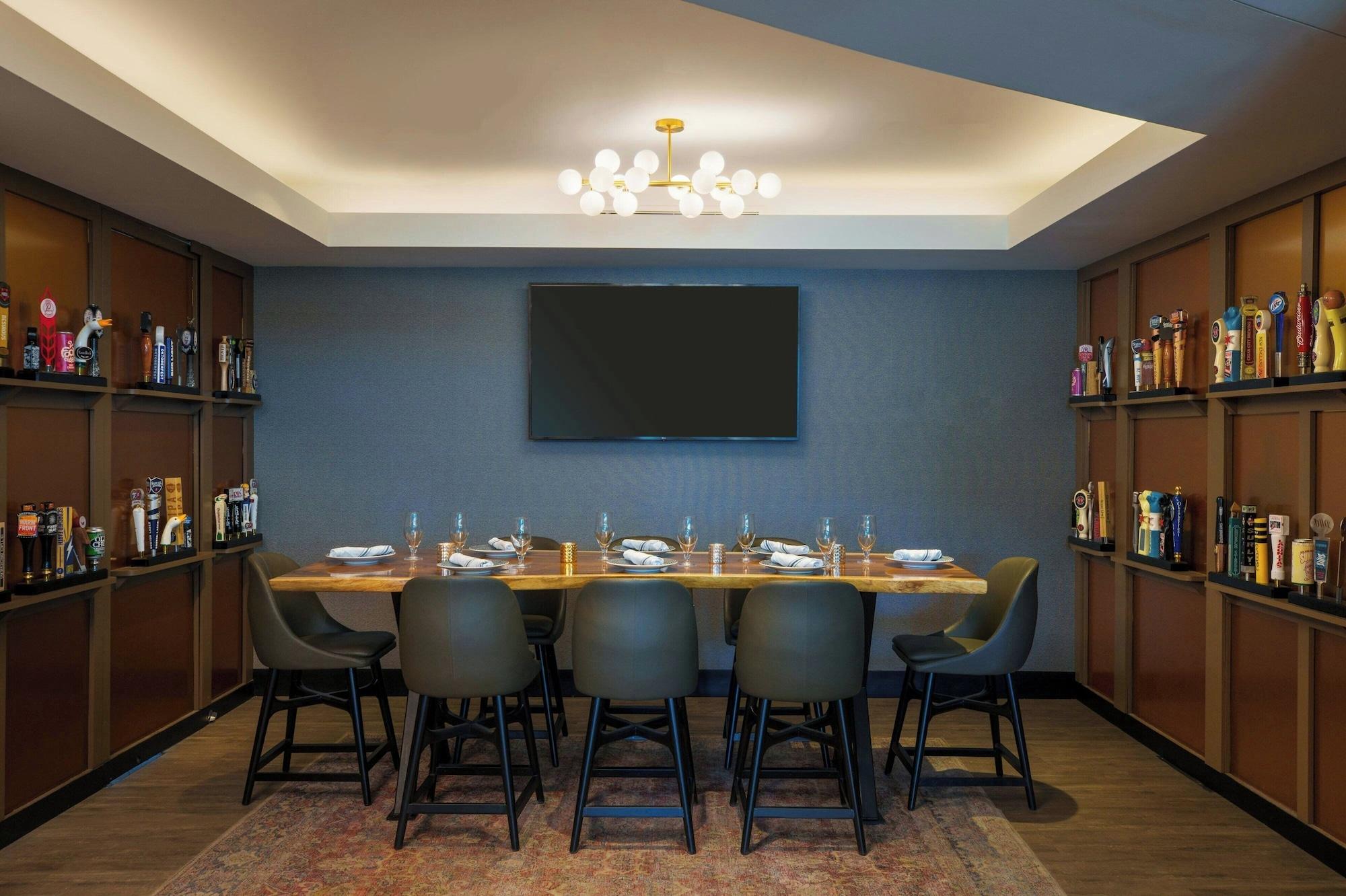 Restaurant Renaissance Schaumburg Convention Center Hotel