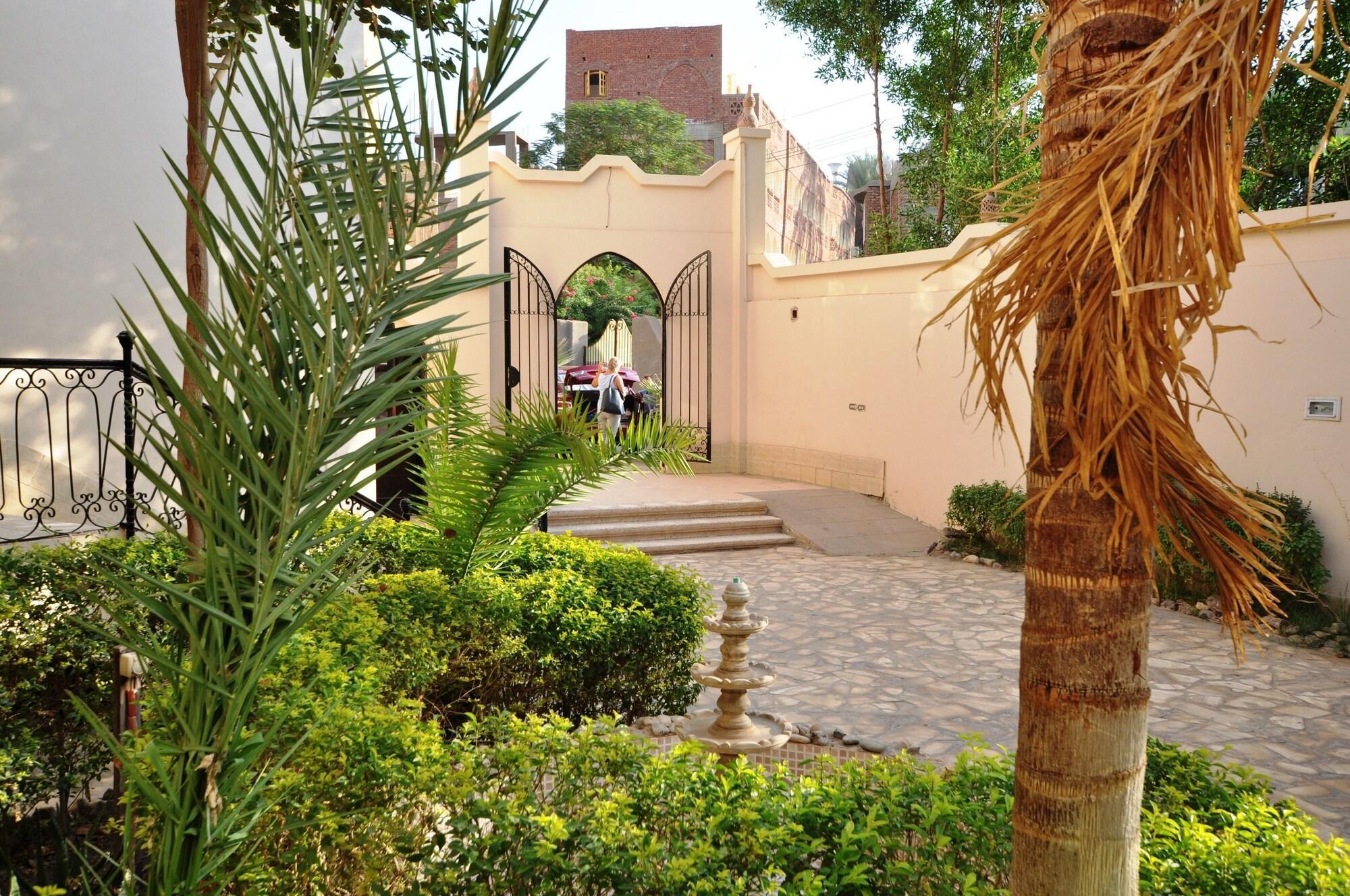 Vista Exterior El Nakhil Hotel