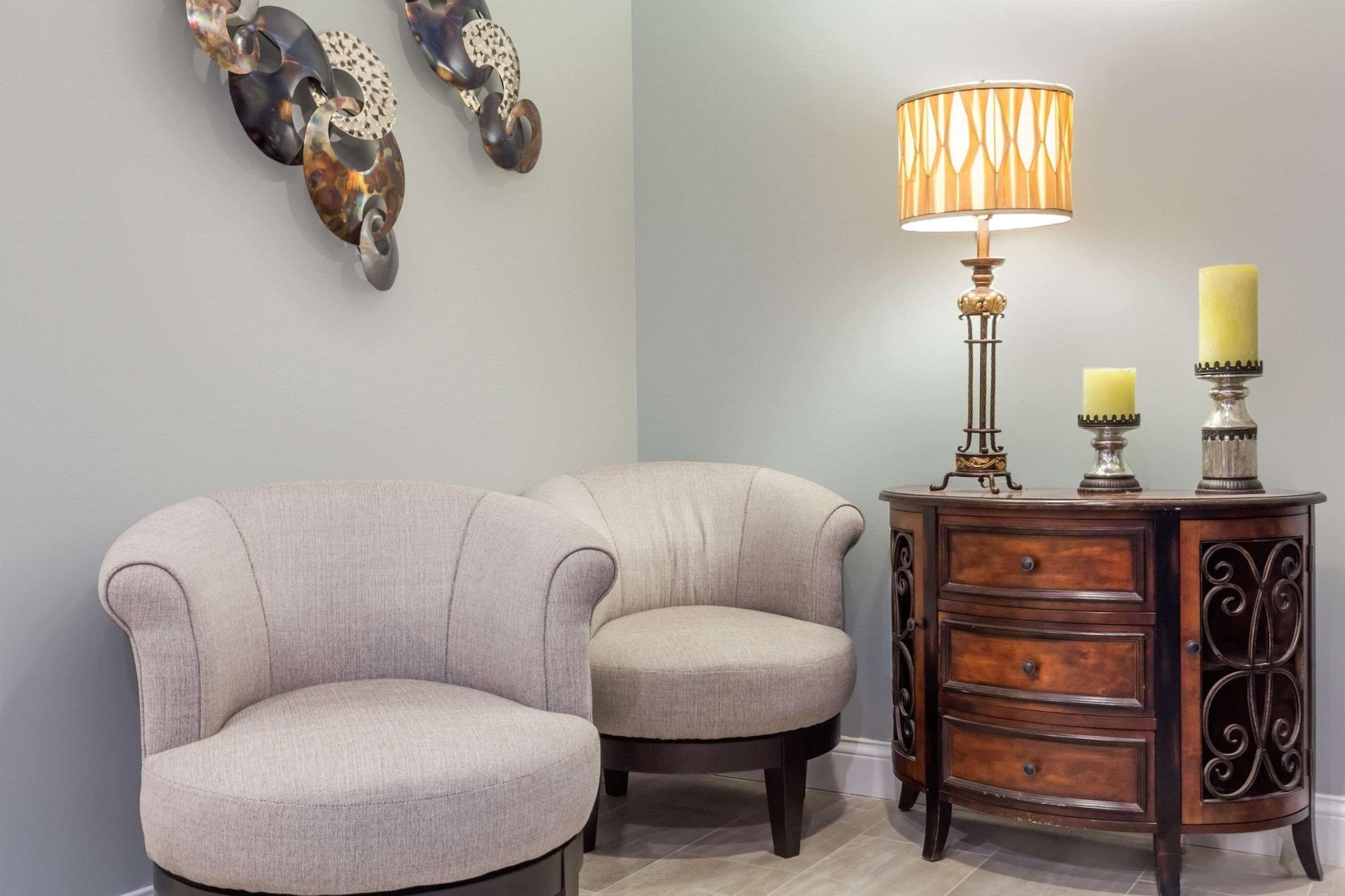Vista Lobby Super 8 by Wyndham Owensboro