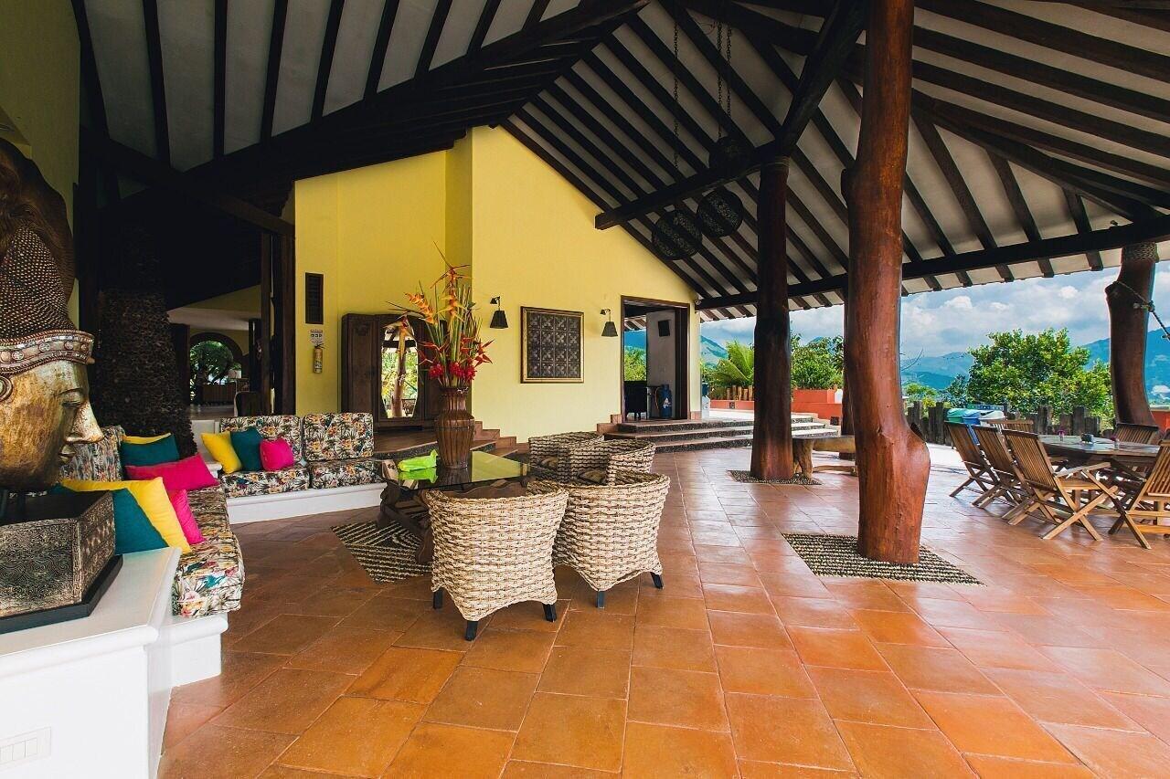 Vista Lobby La Divisa