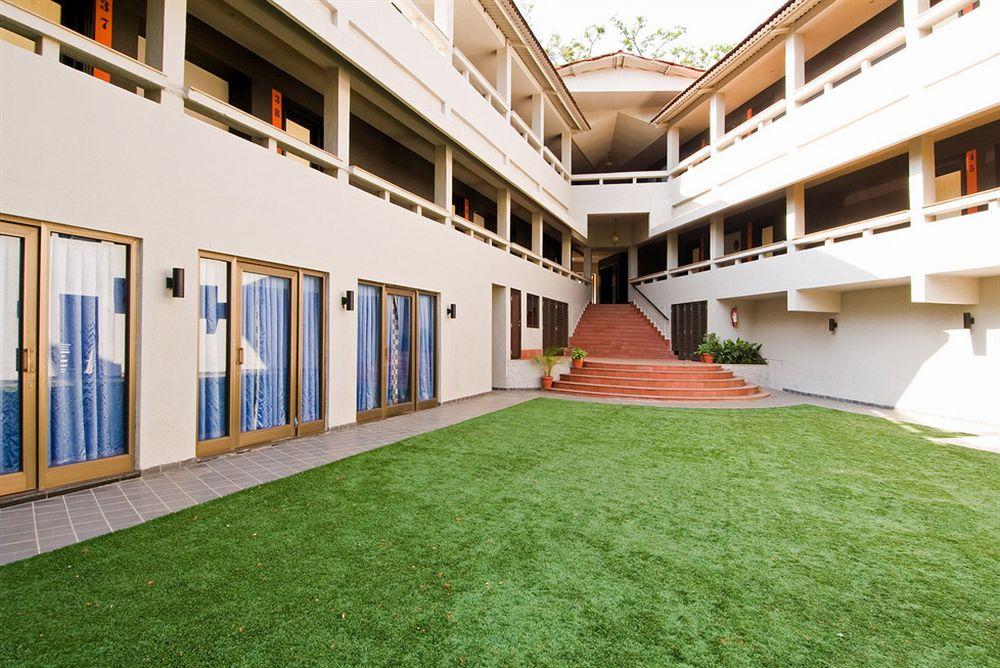 Vista Exterior Citrus Hotels Lonavala