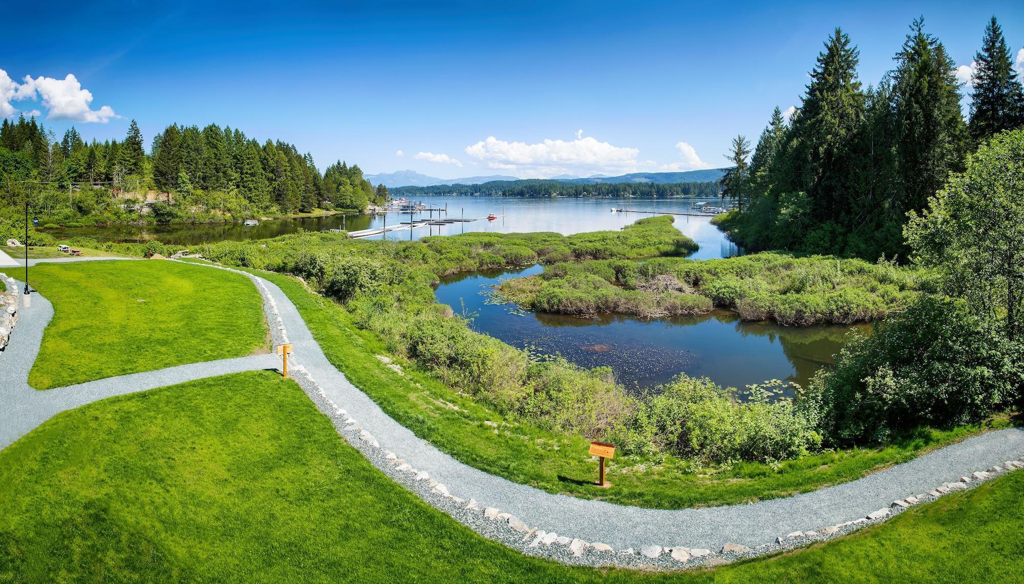 Vista Exterior Sproat Lake Landing Resort