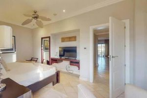 Alquiler Vacacional - Lovely Fishing Lodge apt with pool & marina view