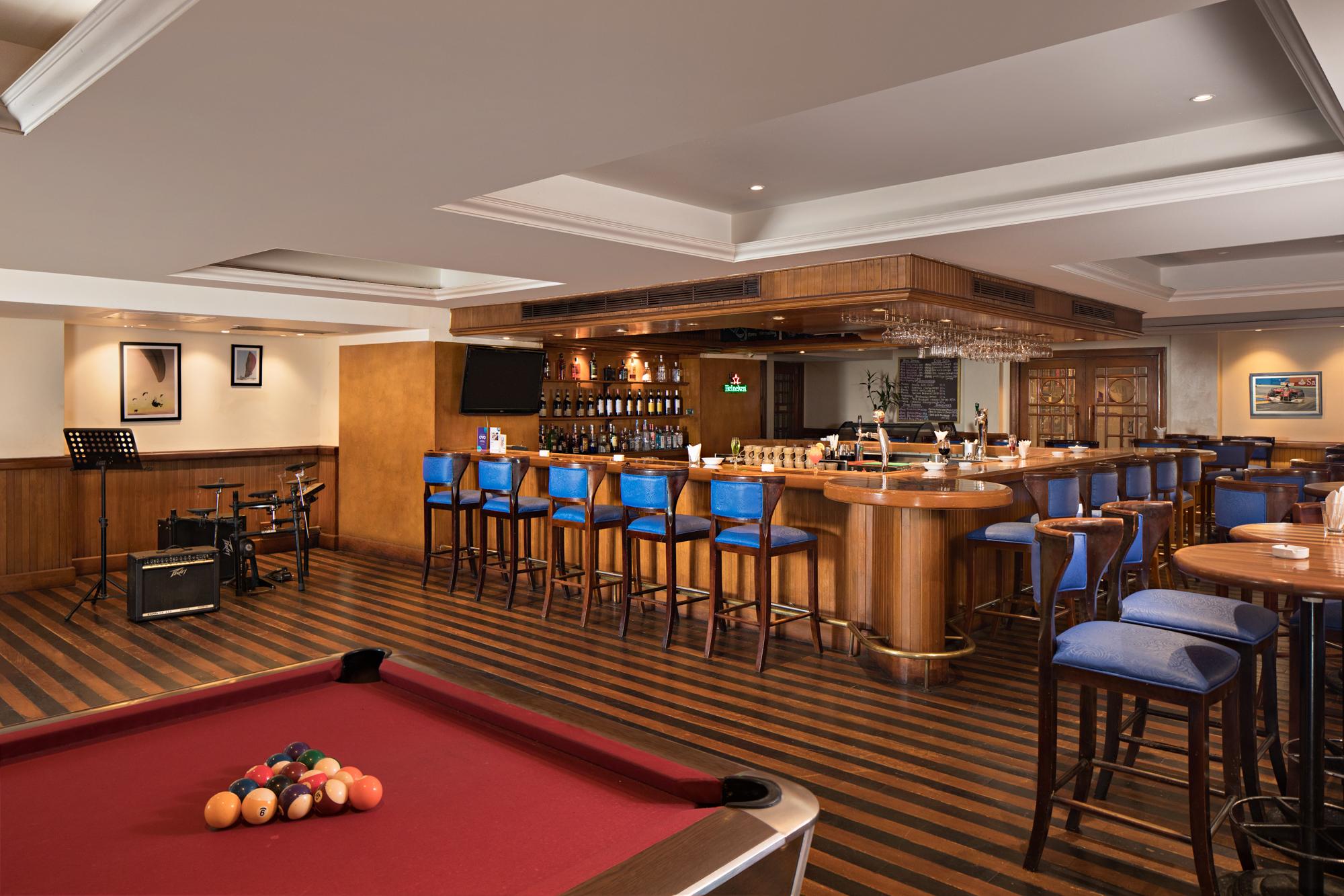 Bar/Salón Aryaduta Lippo Village