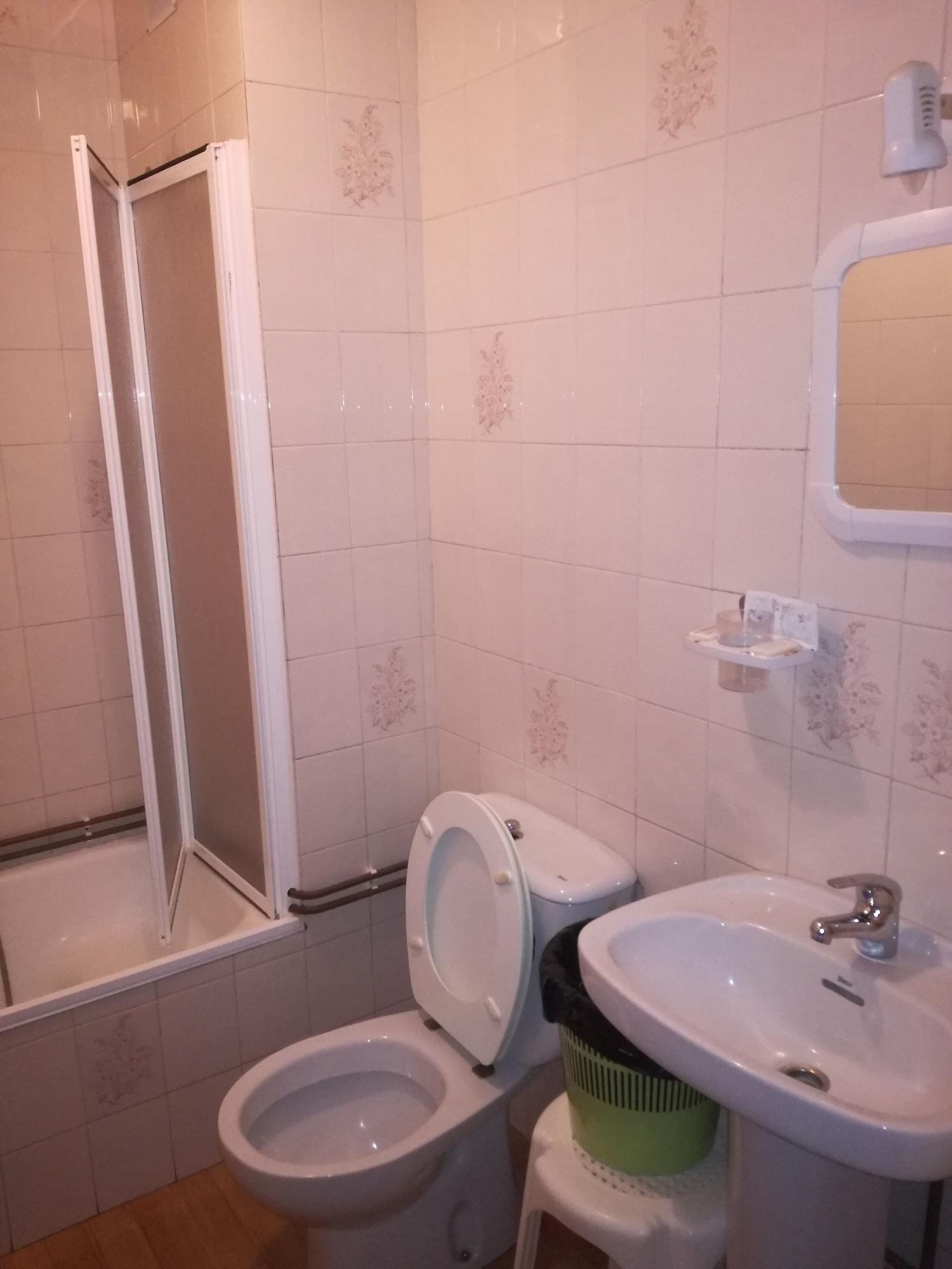 Equipamiento de Habitación Pension Los Trillizos-O Lar do Trilli