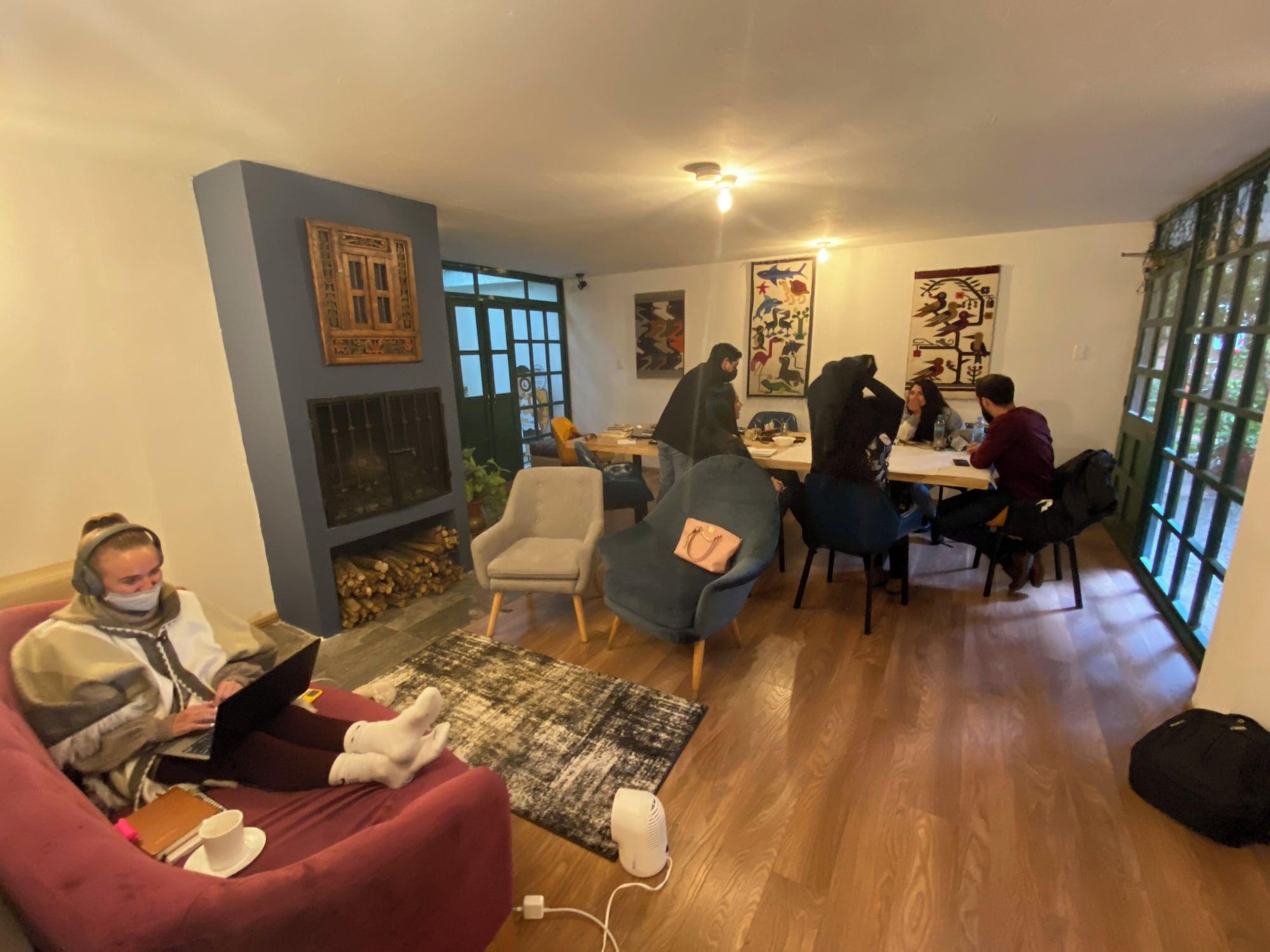 Sala de Reuniones Coliving Home Quito