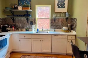 Alquiler Vacacional - Large, sunny 3 bedroom apartment two blocks from down town Oak Park.