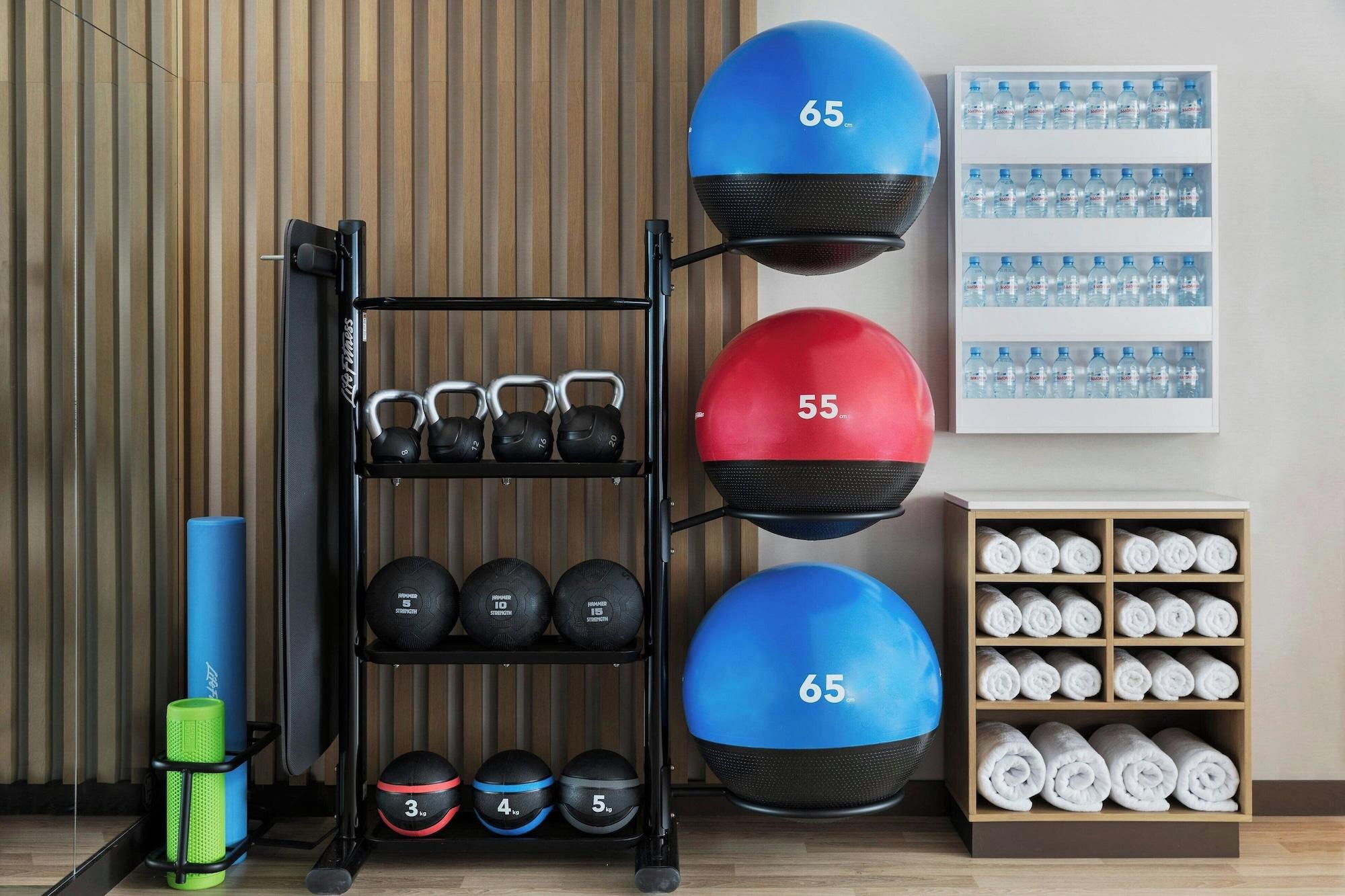 Gimnasio Courtyard By Marriott Batumi