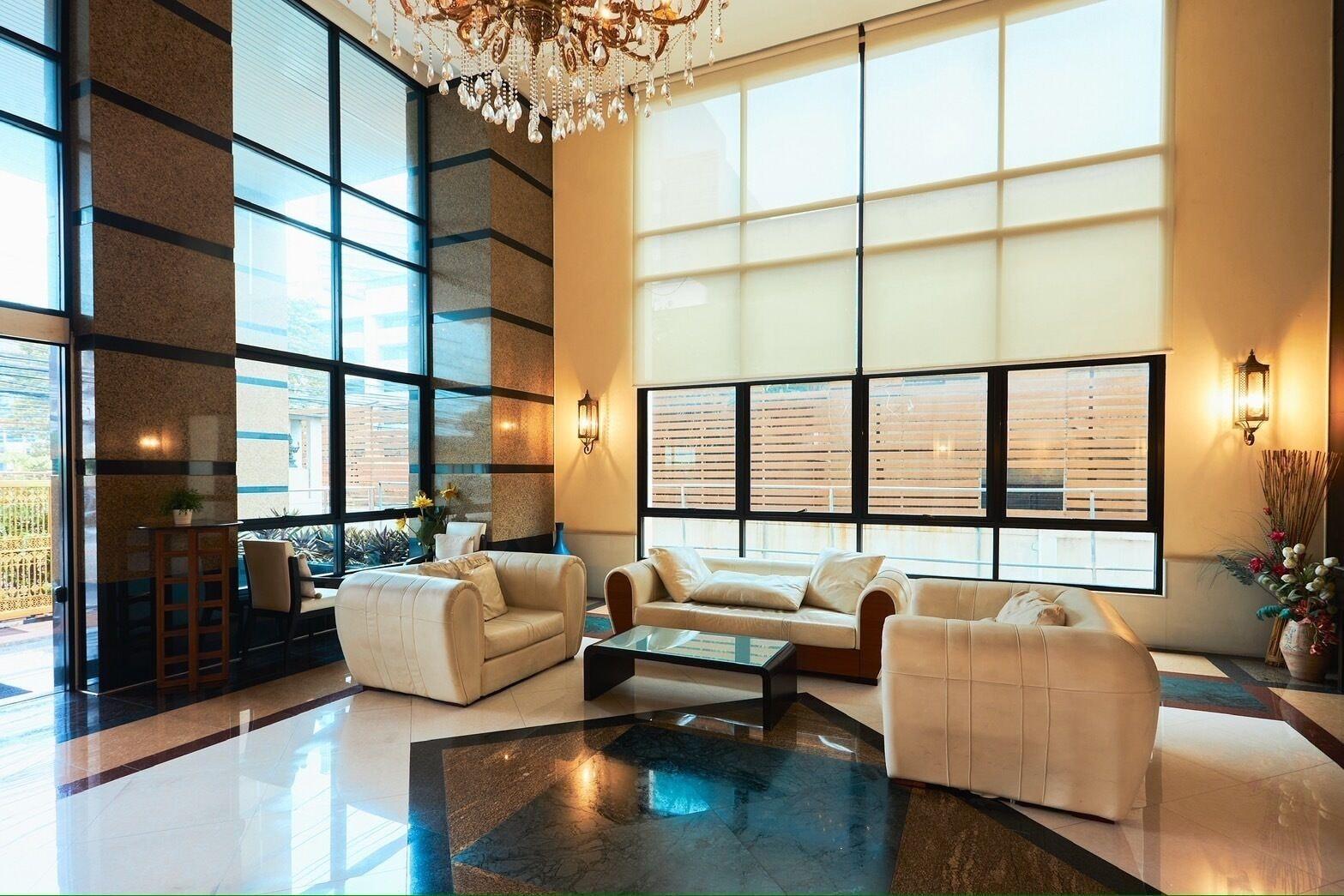 Vista Lobby 42 Grand Residence