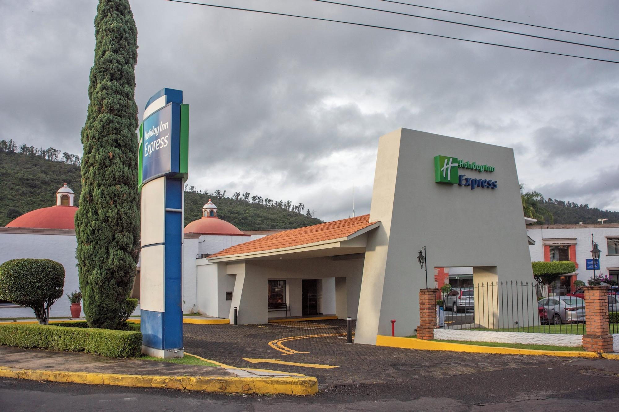 Vista Exterior Holiday Inn Express - Morelia by IHG
