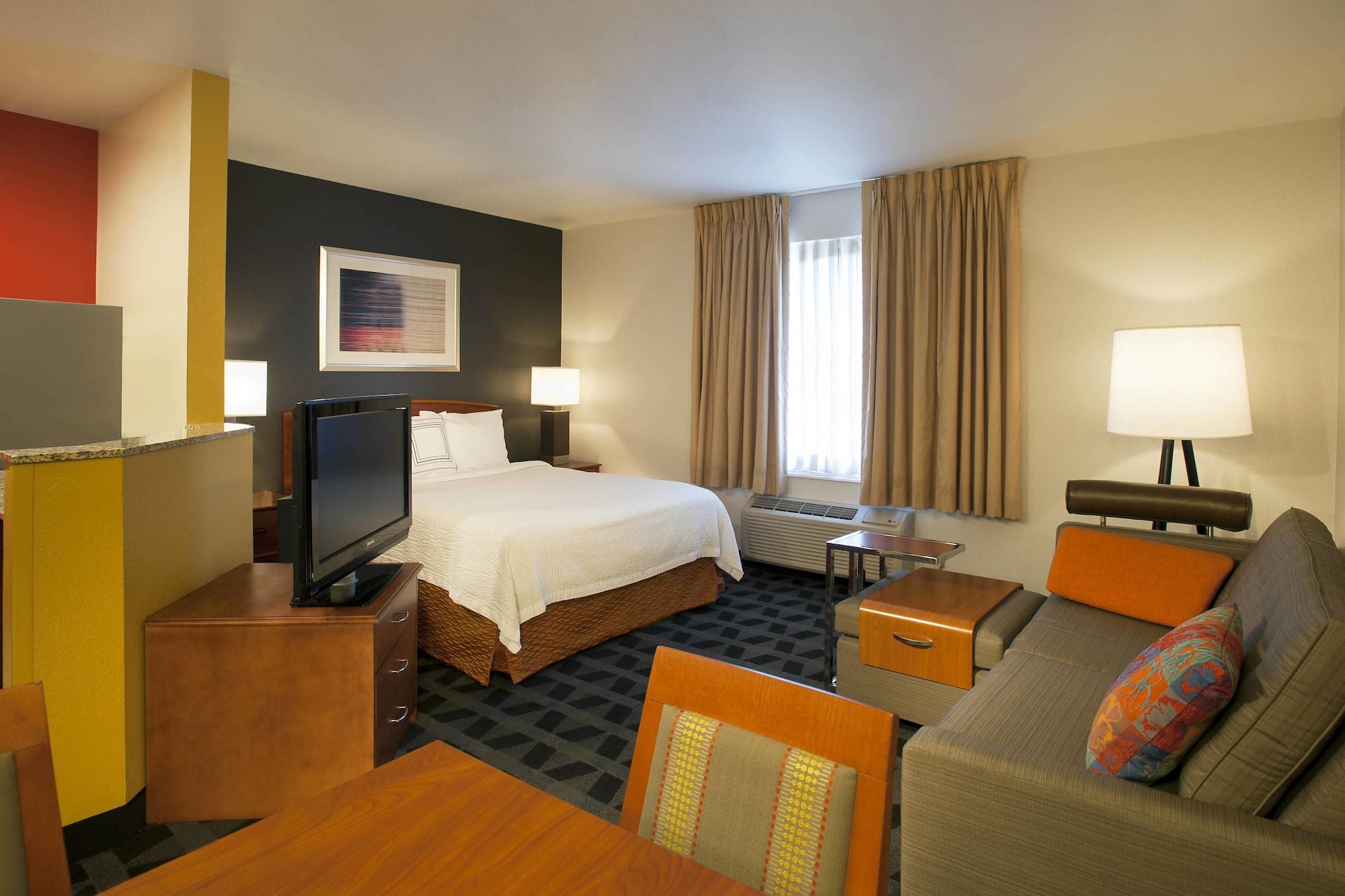 Suite TownePlace Suites Marriott Dulles Airport