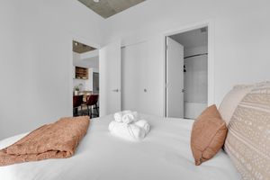 Renta temporal - Stylish Beltline 1BR w/ Parking