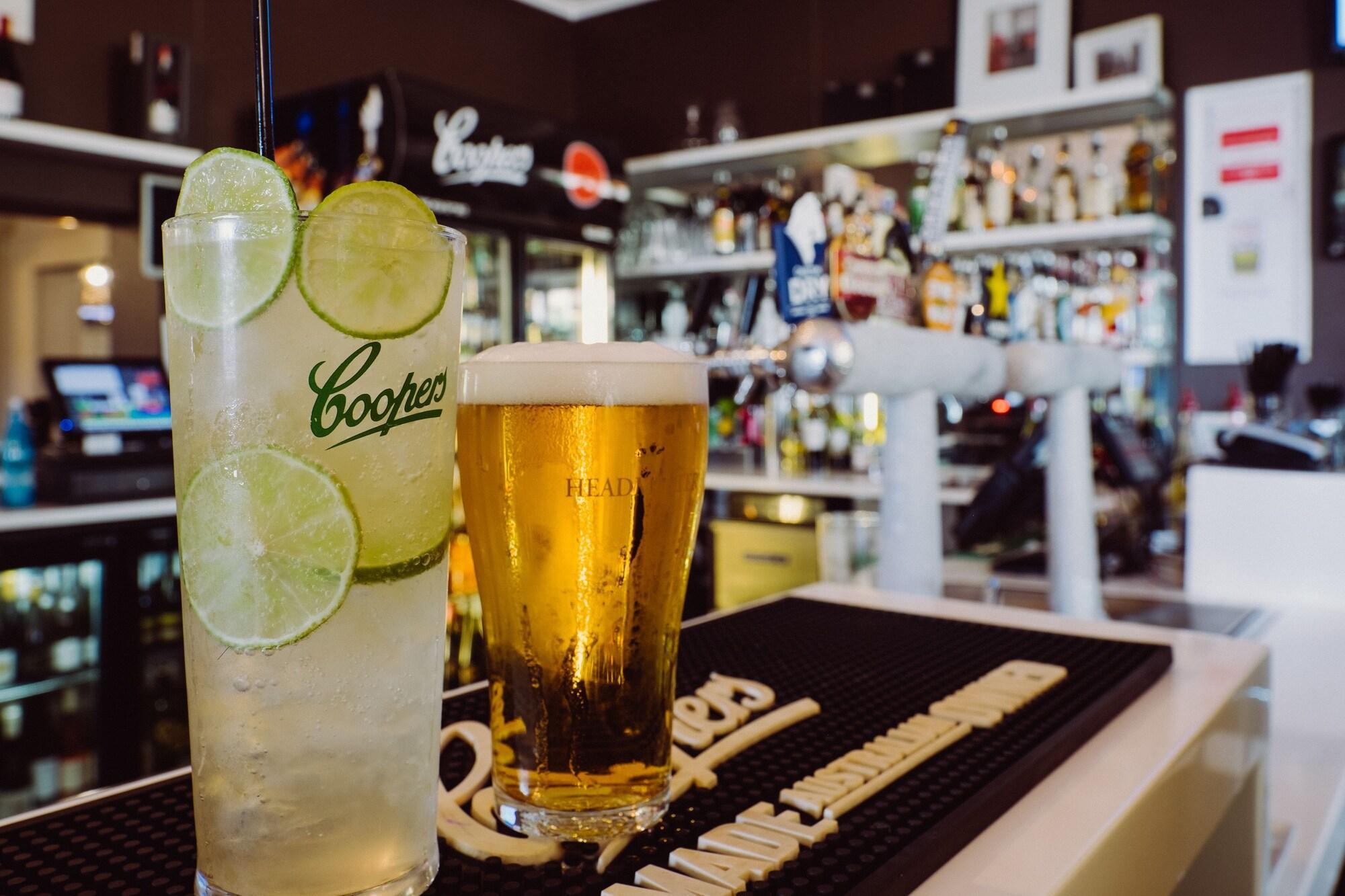 Bar/Salón Crossroads Hotel Narrabri