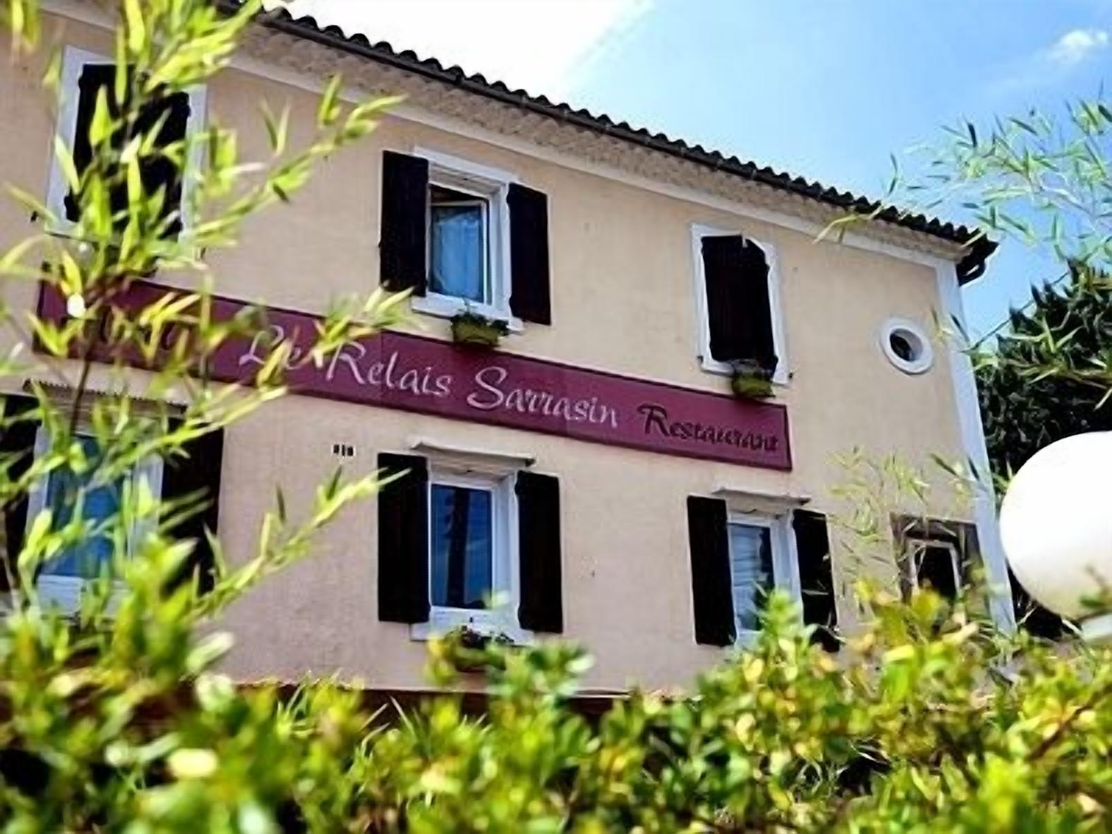 Varios Le Relais Sarrasin