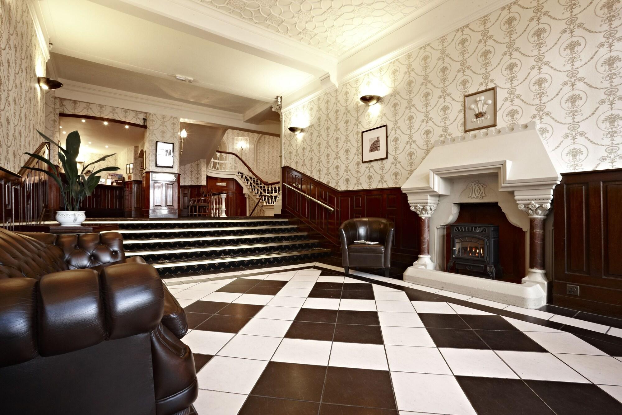 Vista Lobby Duke Of Cornwall