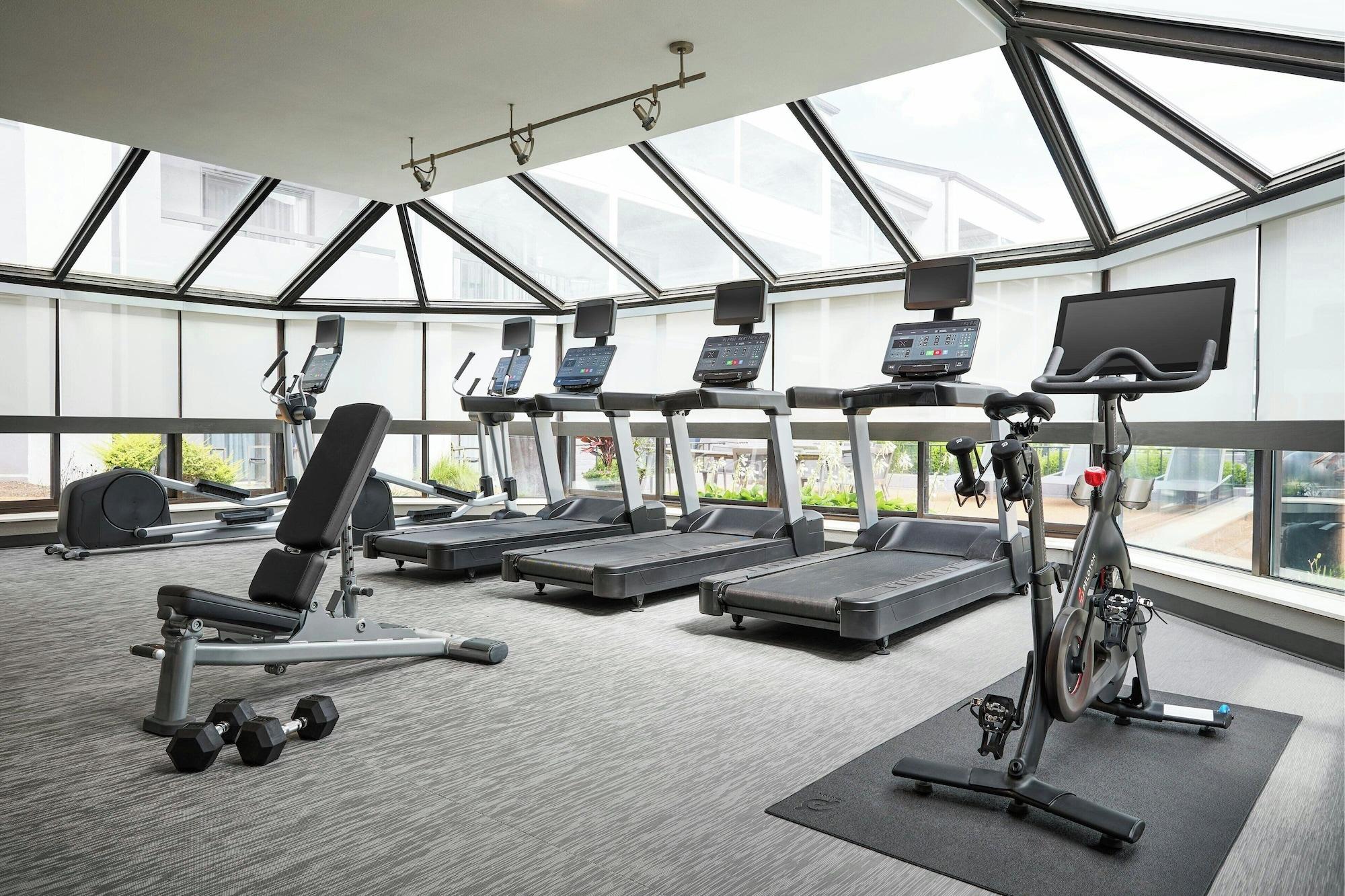 Gimnasio Courtyard by Marriott St Louis Westport Plaza