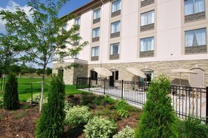 Alojamiento - Holiday Inn Express Hotel & Suites Ottawa Airport by IHG