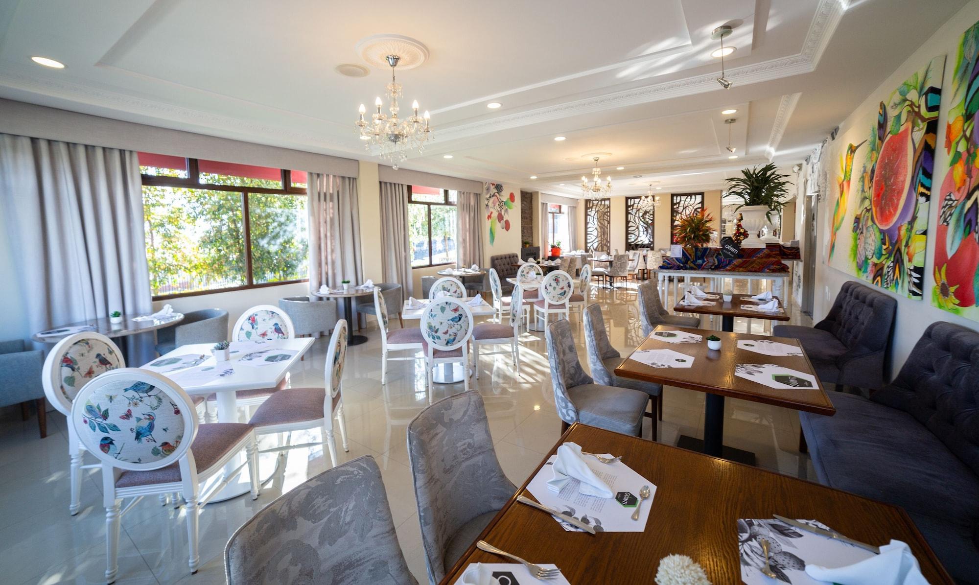 Restaurant Quindeloma Art Hotel And Gallery