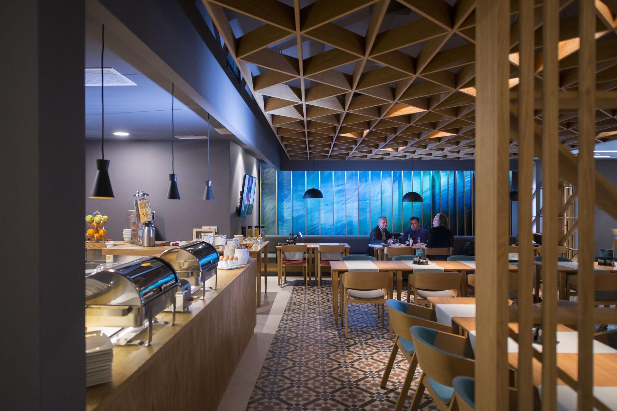 Bar/Salón Hotel Sana