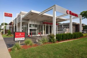 Alojamiento - Ramada by Wyndham Rockville Centre