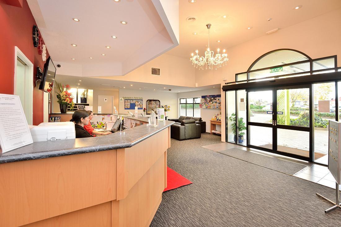 Vista Lobby Allenby Park Hotel