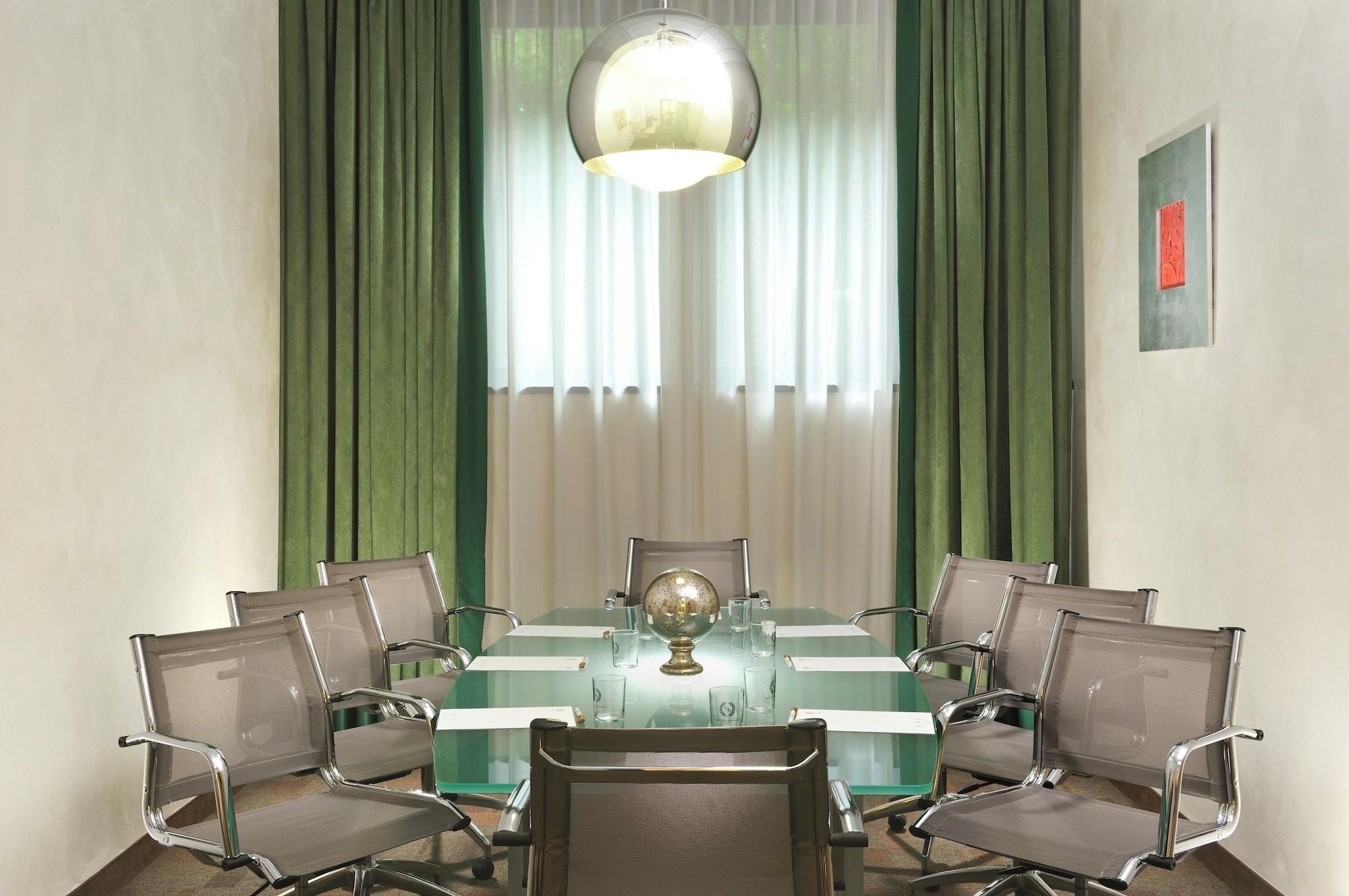 Sala de Reuniones FH55 Med Executive Hotel