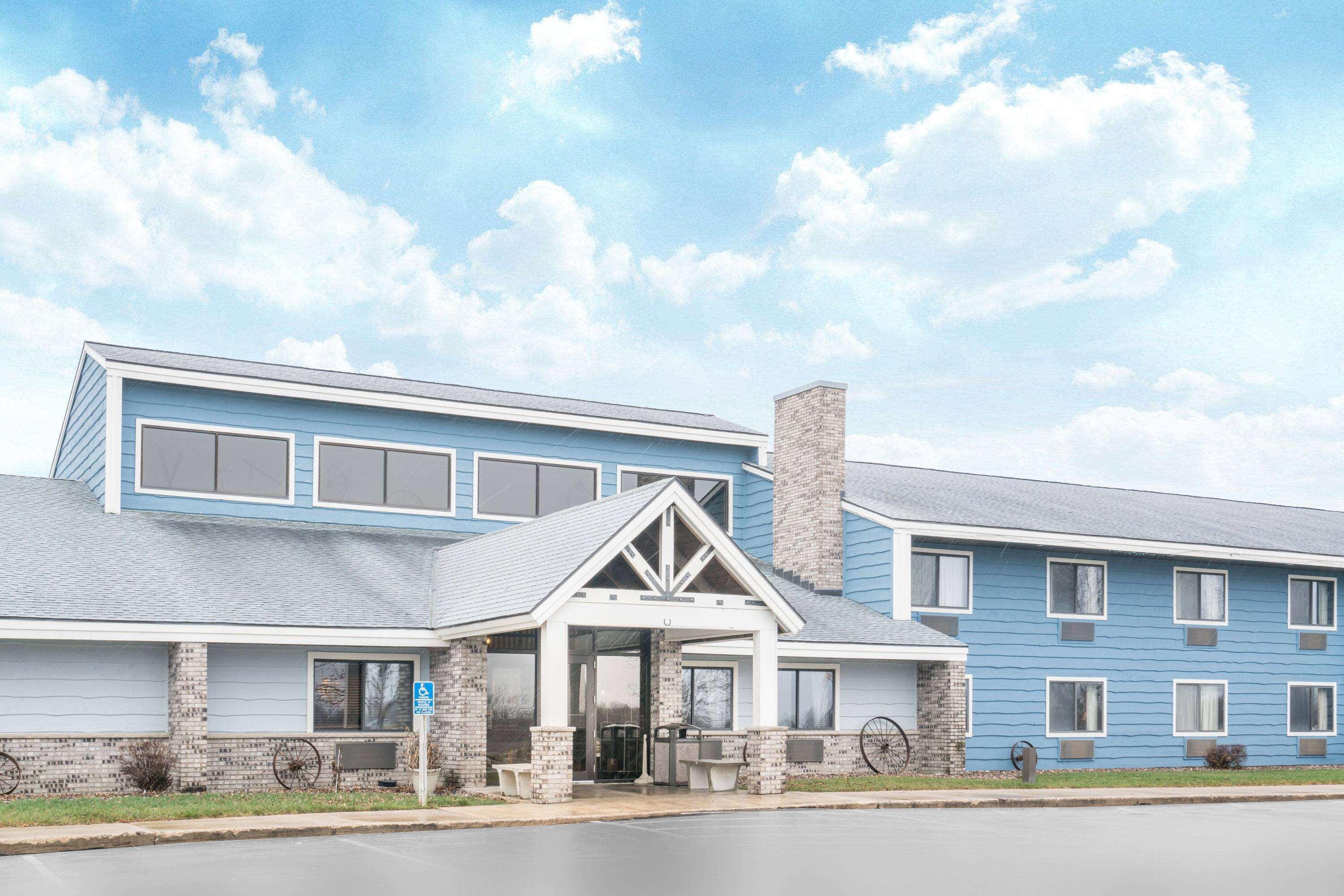 Vista Exterior Baymont by Wyndham Kasson Rochester Area
