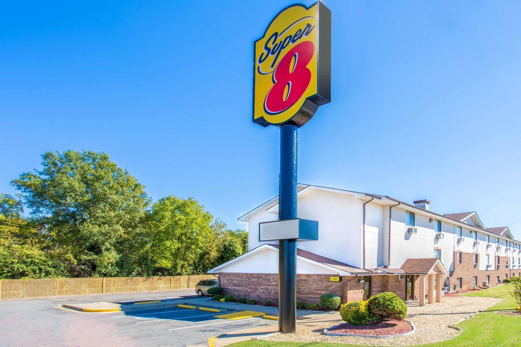 Varios Super 8 by Wyndham Richmond/Broad Street